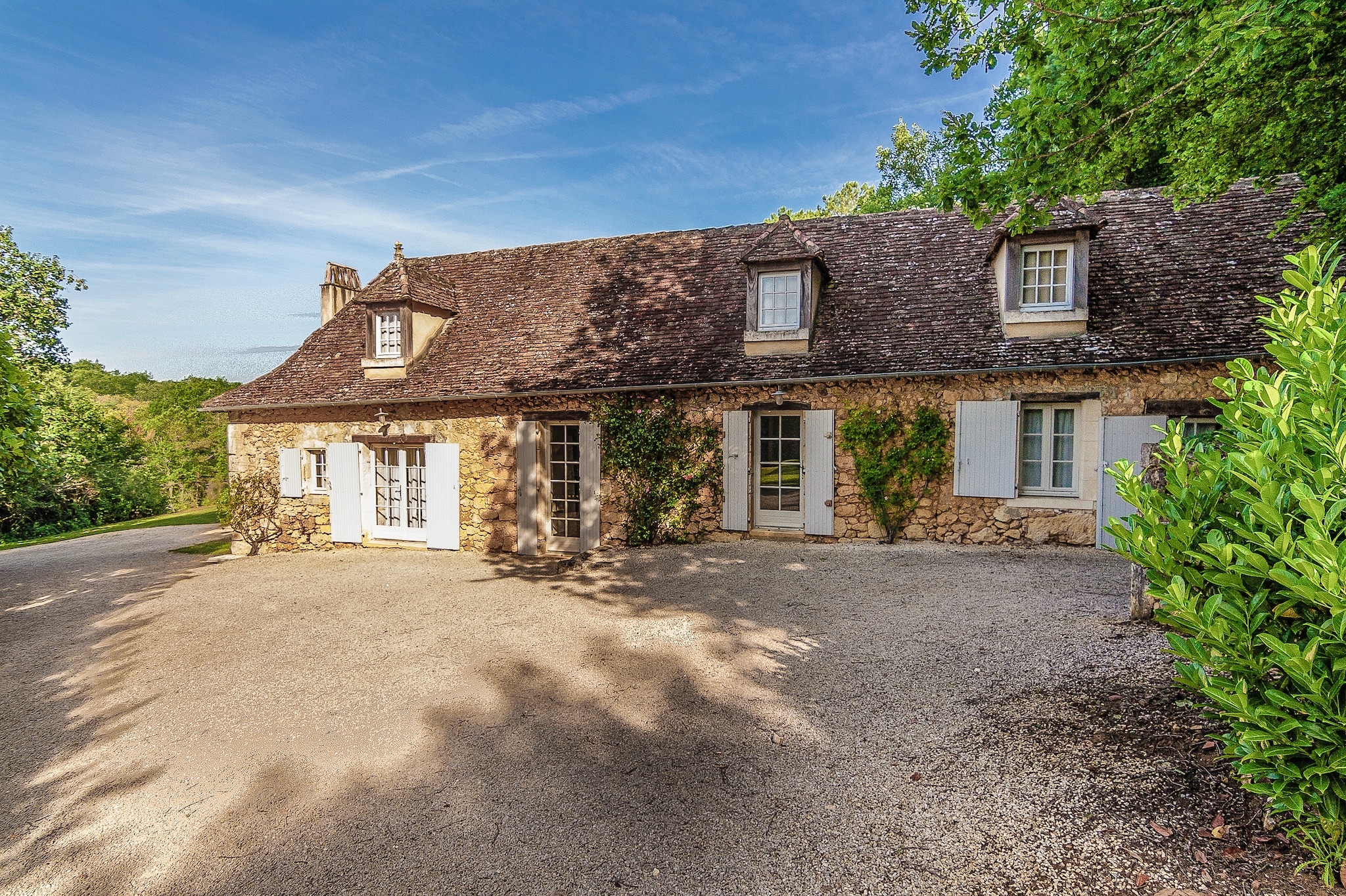 Charmant huis Saint-Georges-de-Montclard met privézwembad