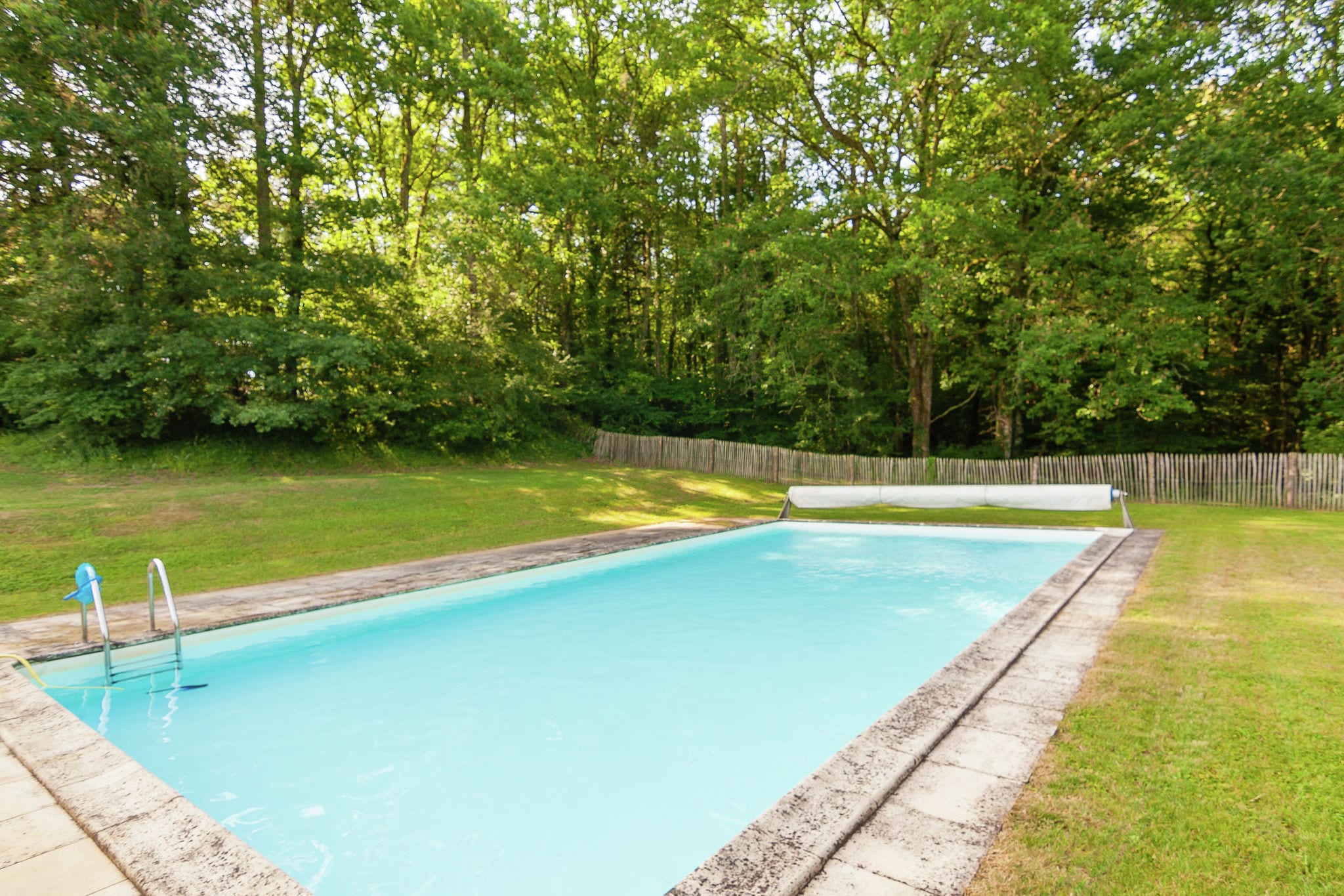 Impressive, restored farmhouse with private pool, surrounded by woods.

