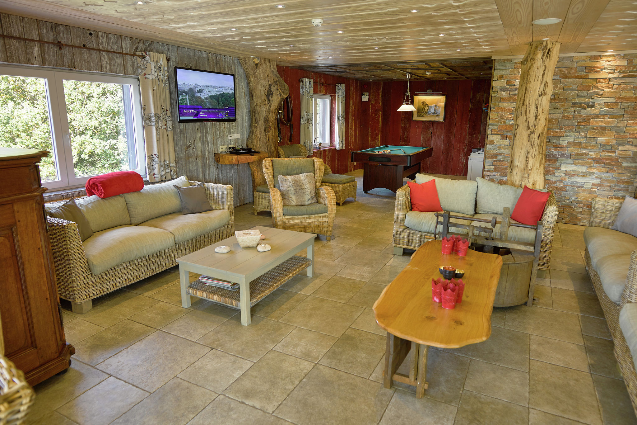 Comfortable chalet with indoor pool, hammam and sauna near Stoumont