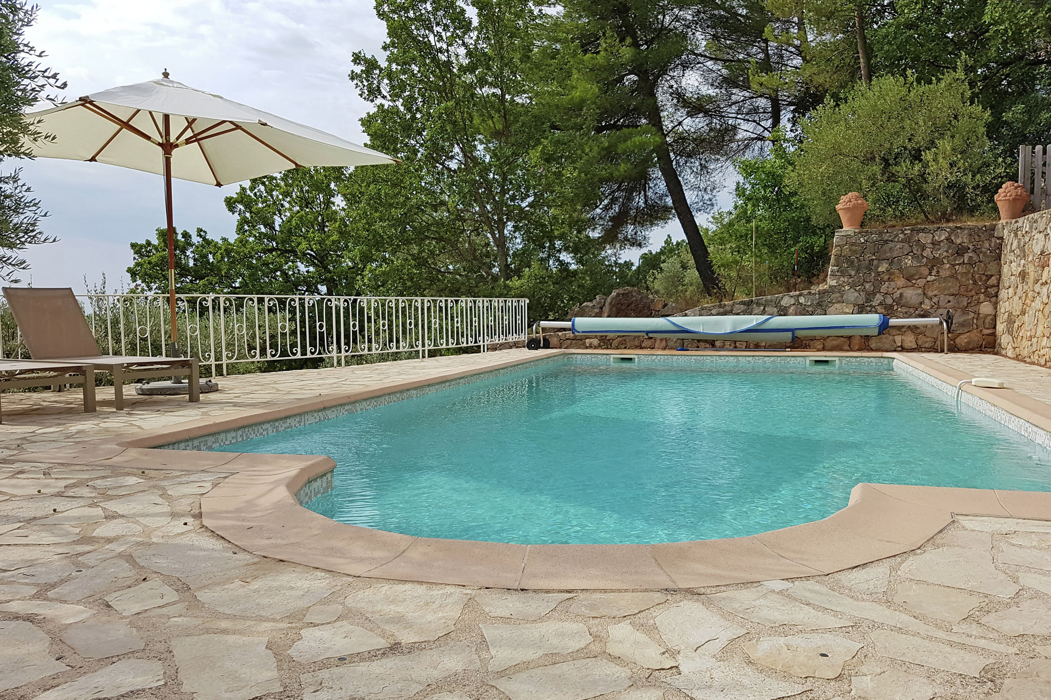 Provencal air-conditioned villa with private pool and stunning views
