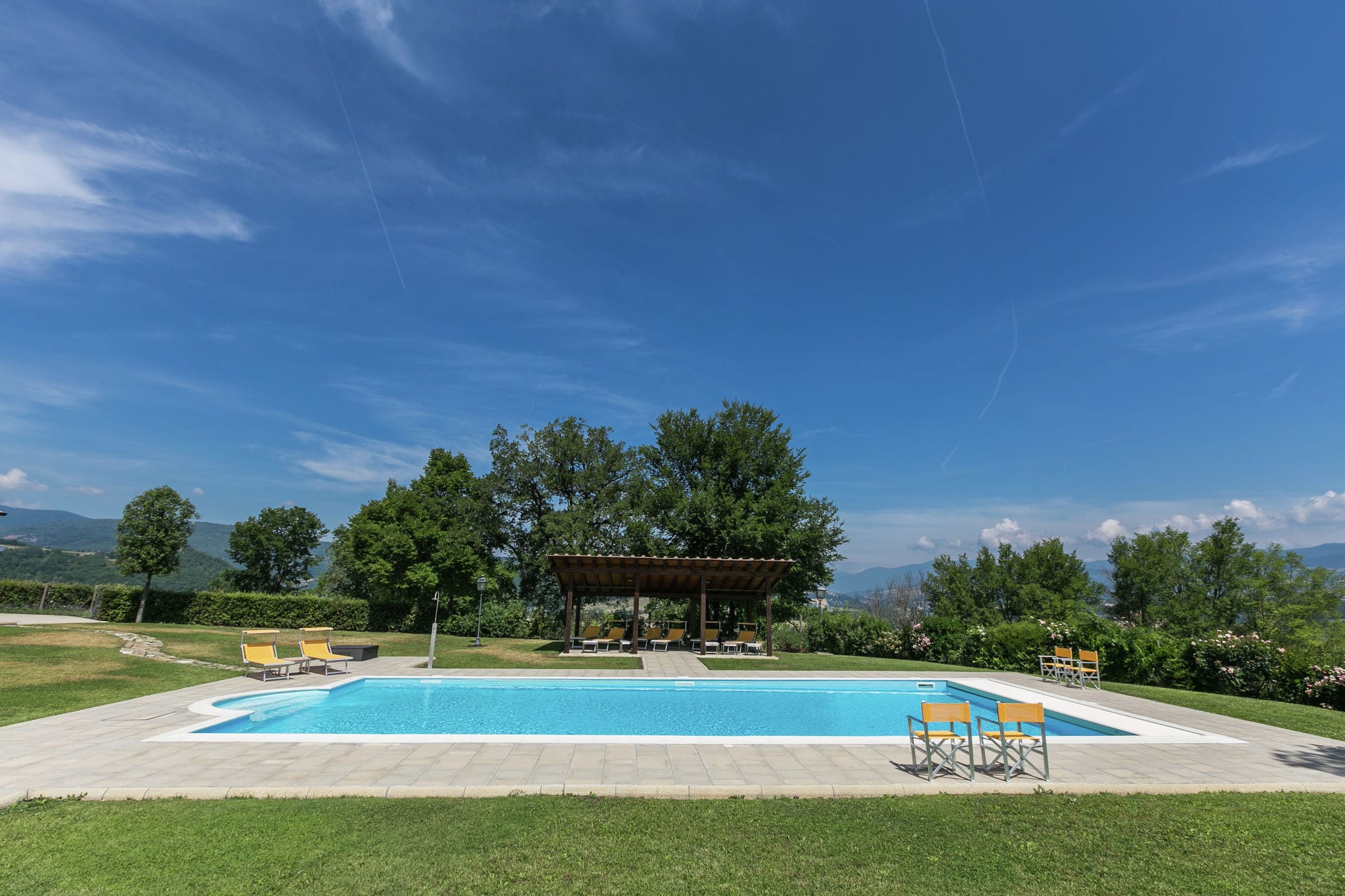 Prachtig gerenoveerd vakantiehuis in Poppi met zwembad