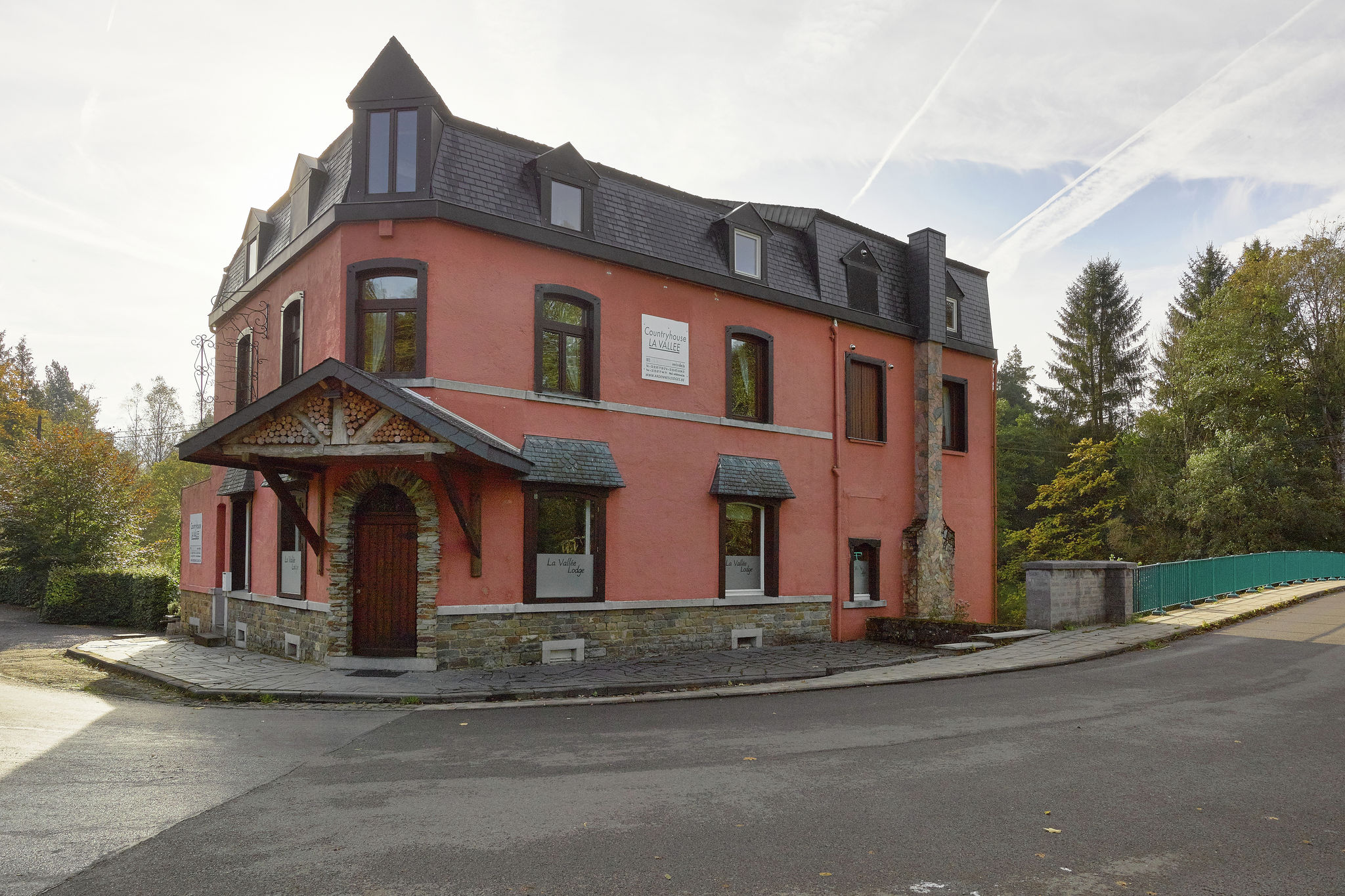 Komfortables Landhaus in Stoumont mit Hallenbad
