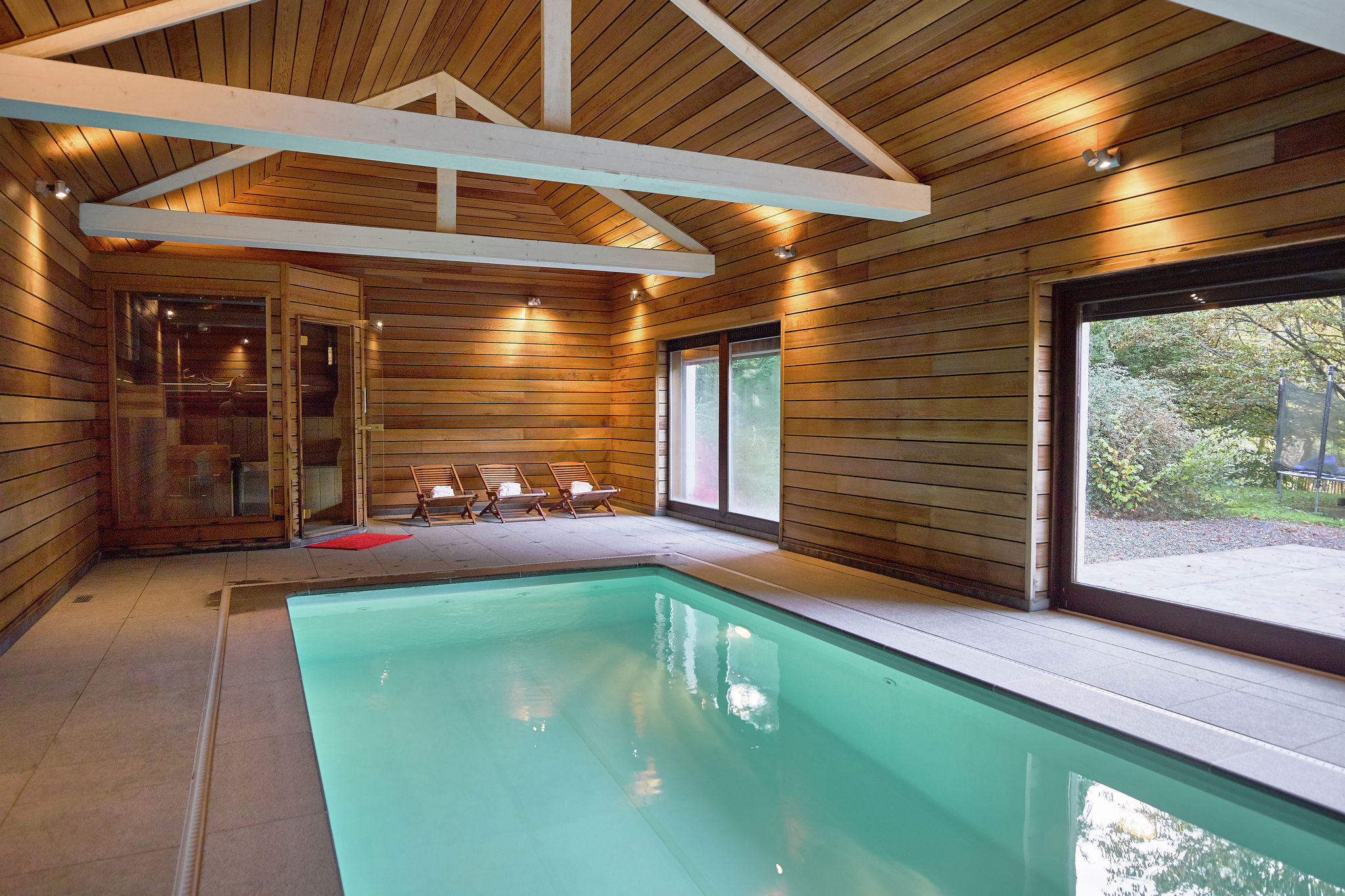 Luxueuse demeure avec piscine intérieure à Stoumont