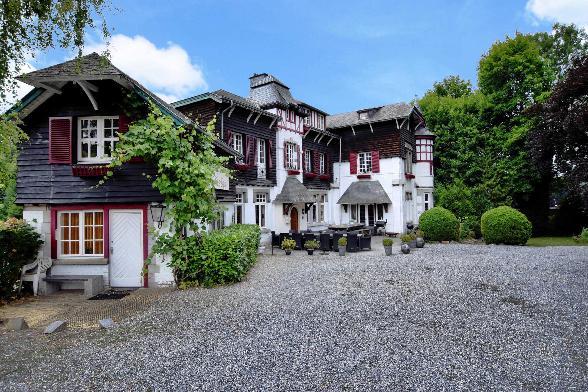 Vakantiehuis Spa max. 25 personen 3 huisdieren 11 slaapkamers #2