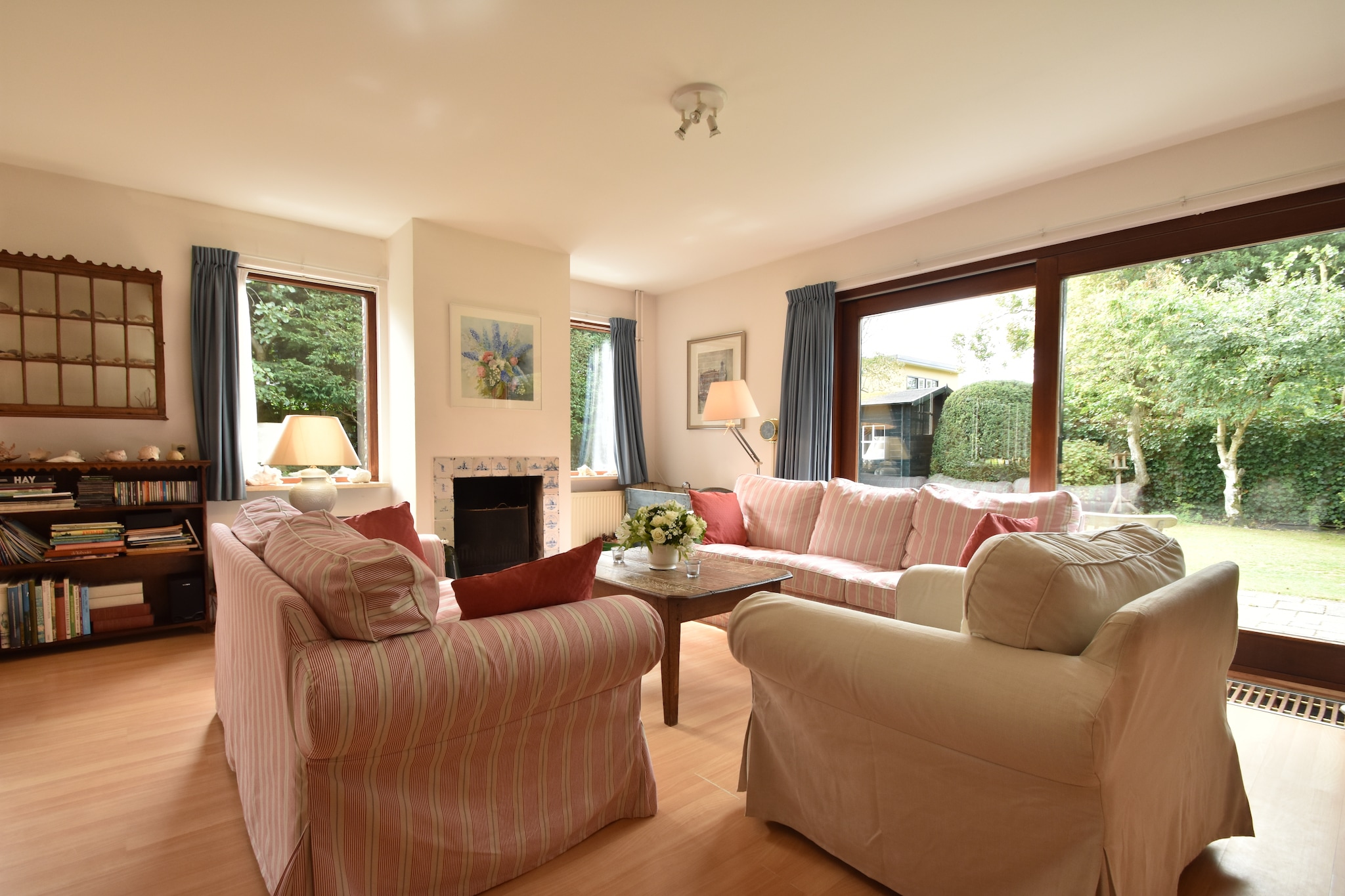 Nestled just 500 meters from the serene North Sea beach, this spacious holiday home in Bergen aan Zee comfortably accommodates up to 6 guests with free WiFi throughout. Surrounded by lush forests and the charming village center only 800 meters away, itâ€™s an ideal retreat for families or groups seeking a blend of nature, relaxation, and convenience.

The home features an open kitchen fully equipped with modern appliances, including a coffee machine, oven, and dishwasher, making meal prep a breeze. The cozy living/dining room boasts a fireplace, flat-screen TV, and ample seating for seven. Four bedrooms provide flexible sleeping arrangements with a small double, bunk beds, and single beds. Two bathrooms, a pantry, and laundry facilities add to the comfort. Outside, enjoy two terraces, a fenced garden with lounge seating, barbecue facilities, and bike storage for outdoor adventures.

Bergen aan Zee is famed for its beautiful dune landscape and long sandy beaches perfect for swimming, surfing, and hiking. Just a short stroll away is the charming village center with supermarkets and local shops. Nearby dining includes Bistro de Joffer (Dutch & French cuisine) and the cozy CafÃ© Restaurant â€˜t Wapen van Bergen, serving fresh seafood and regional dishes, offering a true taste of North Hollandâ€™s culinary delights.