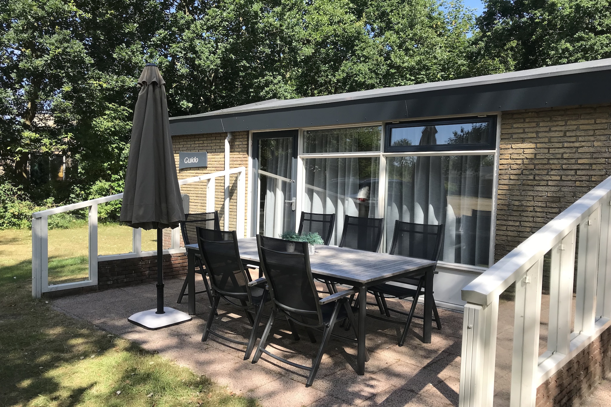 Moderne bungalow op Ameland naast de duinen