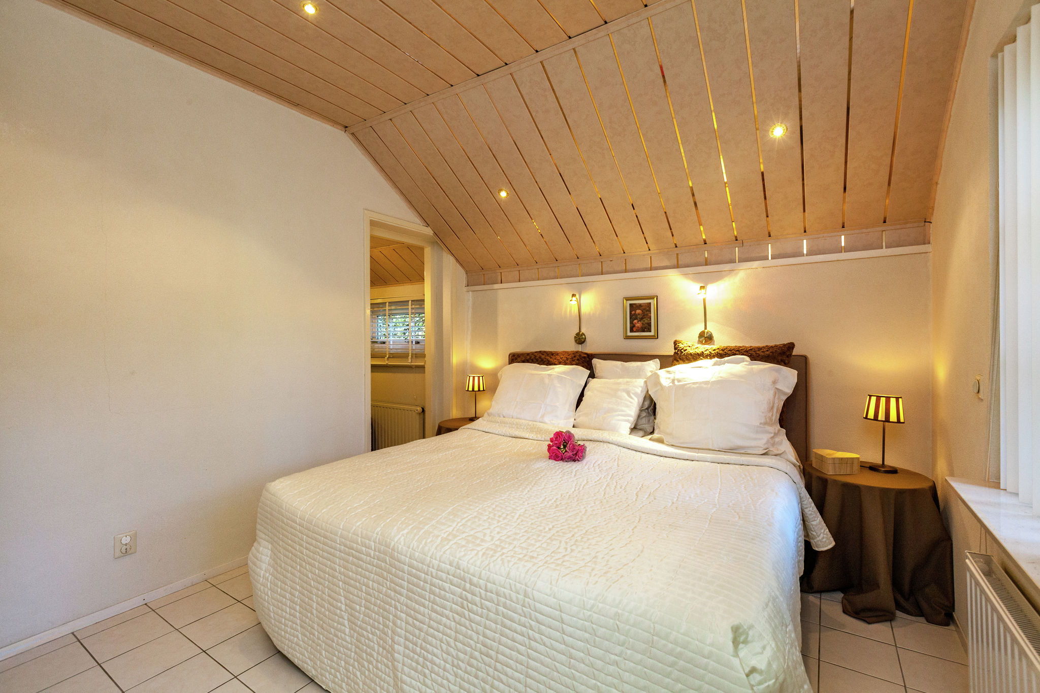 Comfortabel appartement in een rustige omgeving, vlakbij bos en strand