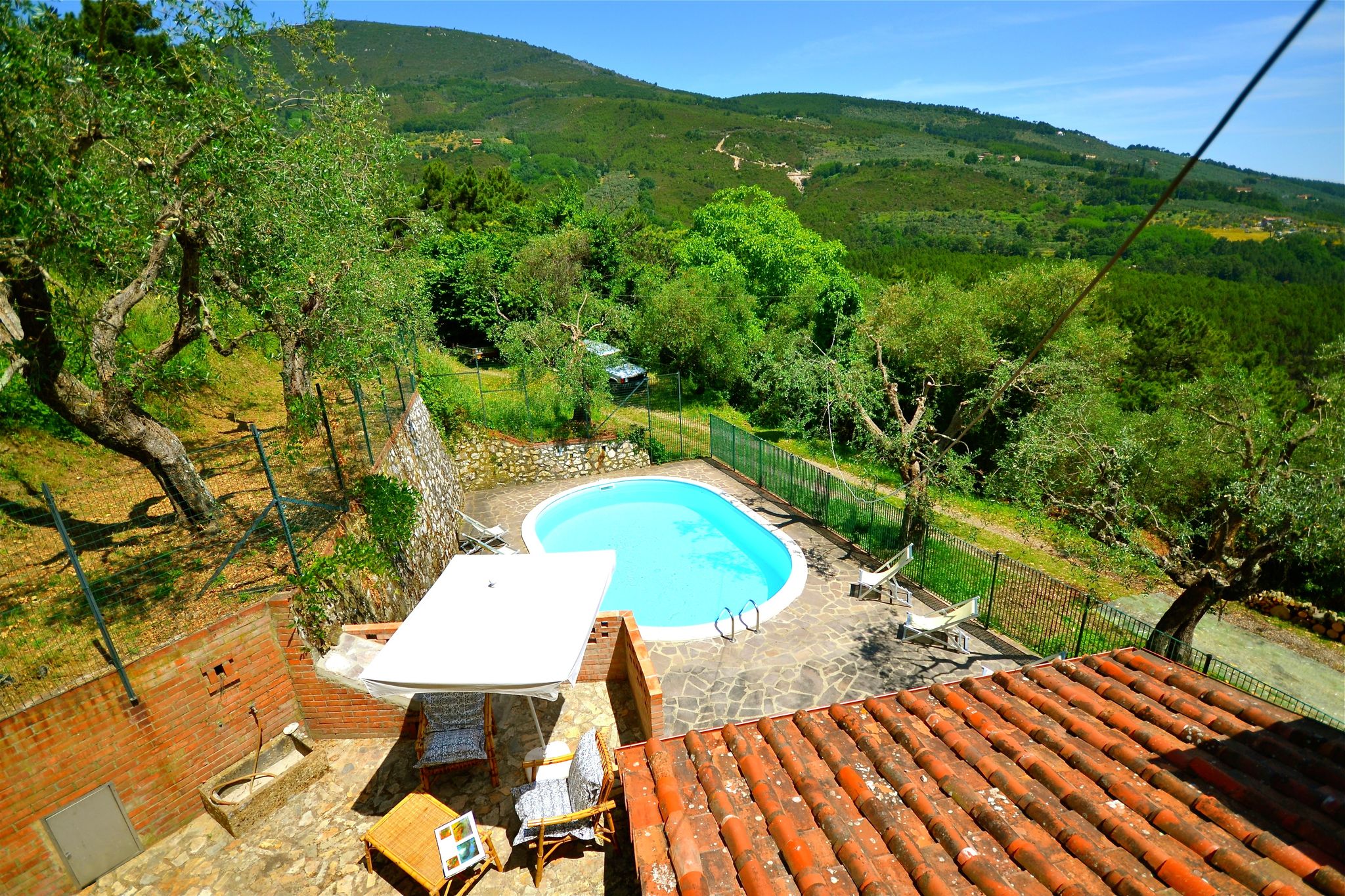 Einladendes Ferienhaus in Vicopisano mit Swimmingpool