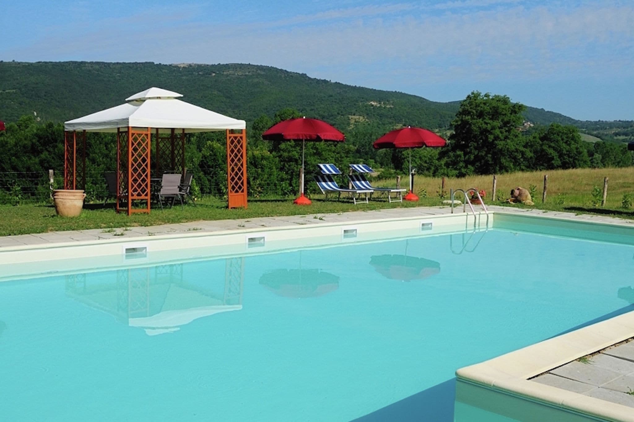 Prachtige boerderij in Passignano sul Trasimeno met zwembad