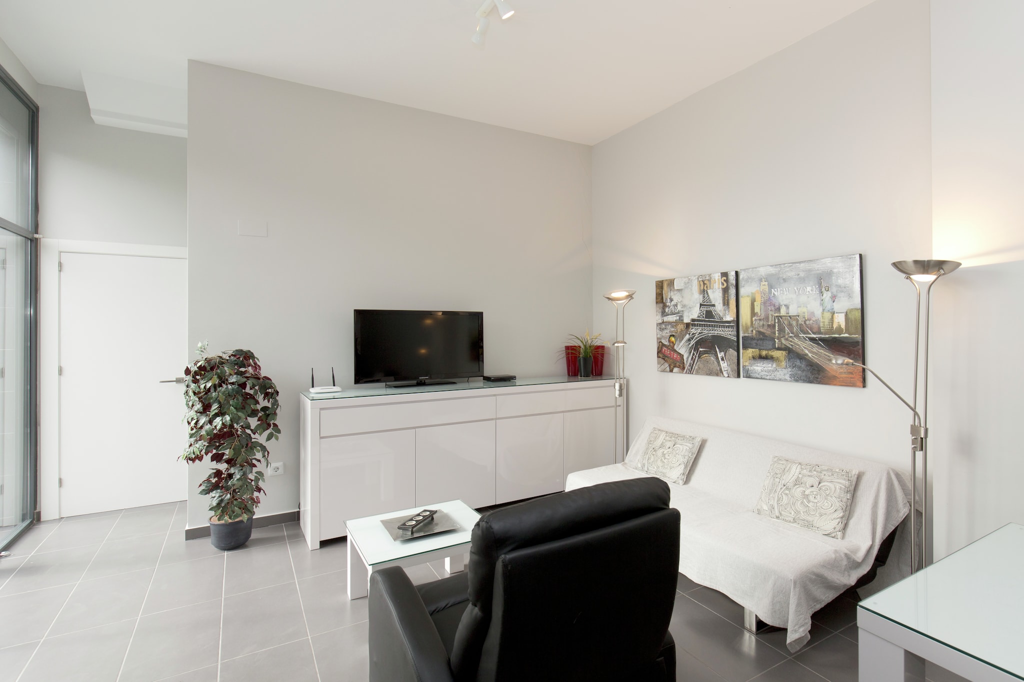 This 3-bedroom holiday home in Orihuela is pet-friendly and hosts 6 guests. It is perfect for a group or small family. It has a swimming pool and roofed terrace to enjoy a barbecue with the family.
Within walking distance you have 3 golf courses. Orihuela Costa ( 3km) has all facilities like restaurants, cafes and supermarkets . The beaches of La Zenia and Cabo Roig lie 4 km away and you can have fun here.Torrevieja (10km) or the Cabo Roig strip ar great to explore. Alicante, Elche, Cartagena and Murcia can be reached in 45 minutes and are also worth a visit. In 500 m you can enjoy shopping and food.
Garden with furniture is ideal to spend time enjoying the nature. There is a separate children's swimming pool for kids to swim safely. You can also relax with your family watching TV in the living room.
Airport lies at a distance of 70 km. Public transport and motorway are 500 m and 3 km away respectively.
Page 8 states that private consumption has been agreed, but this is not mentioned anywhere else.