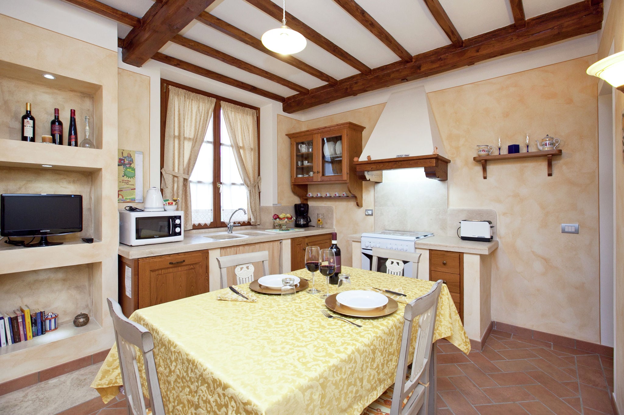 Appartement in Toscaanse stijl met uitzicht op de heuvels en dichtbij een dorpje