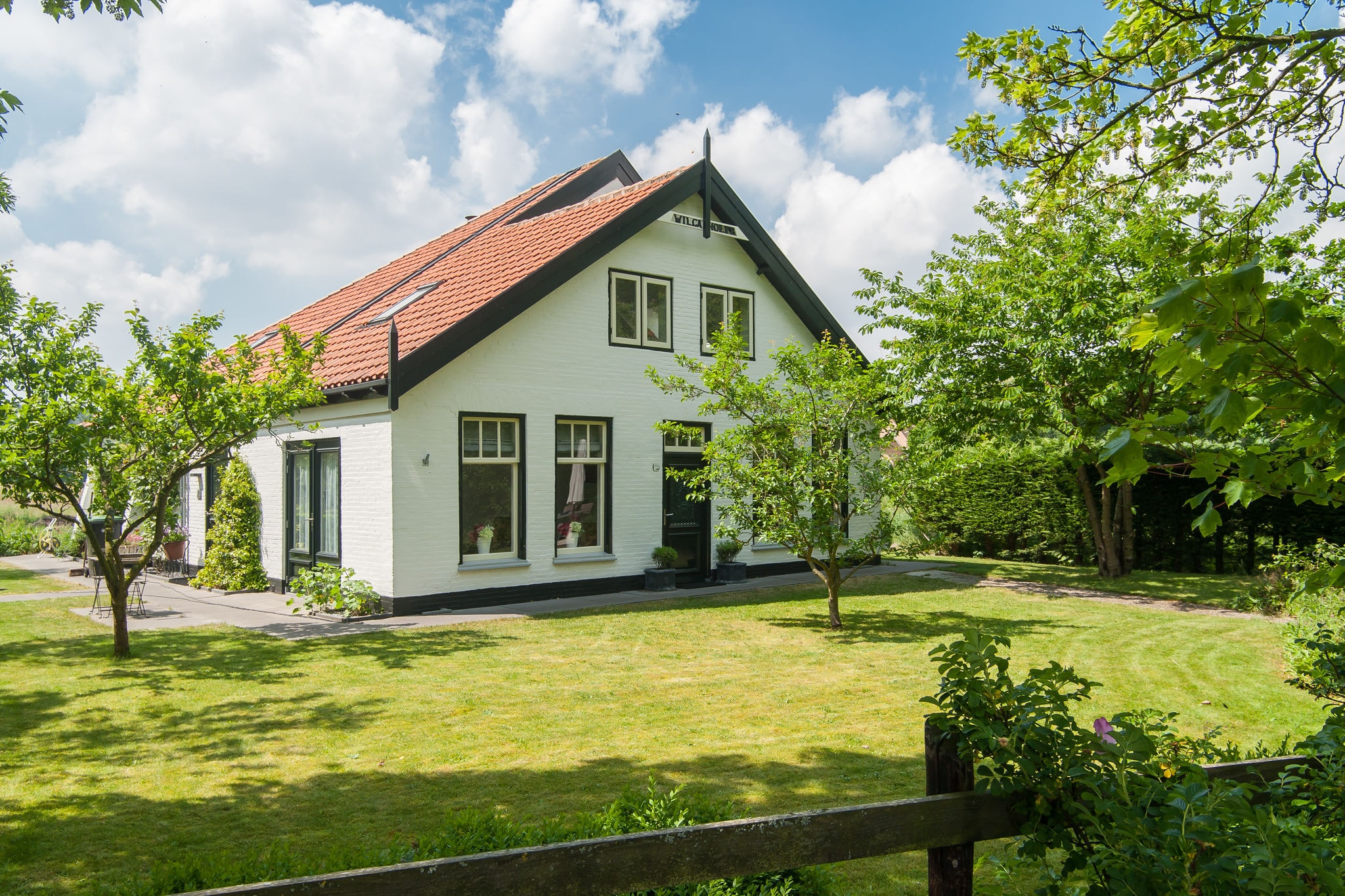 Attractive countryside holiday home in quiet, yet central location in Schoorl