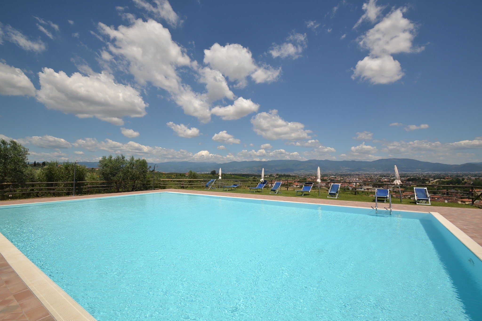 Rustieke boerderij met zwembad in de heuvels van Montalbano