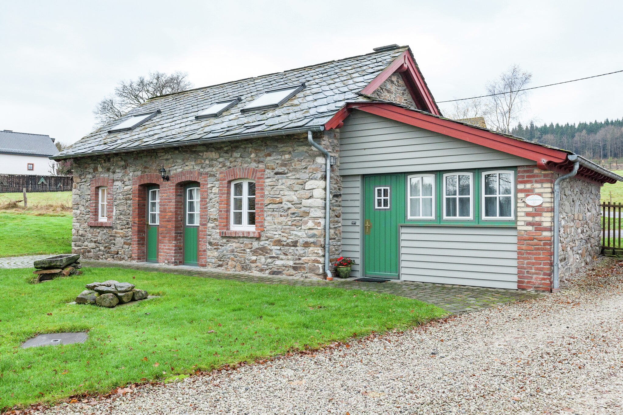 Vakantiehuizen Montenau EUR-BE-4770-33