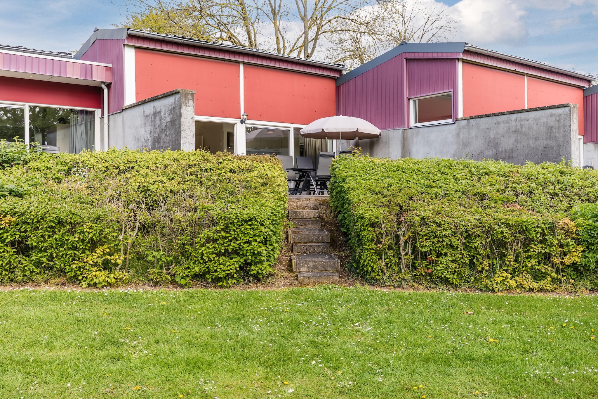 Bungalowpark Schin op Geul 3 - Buitenkant zomer