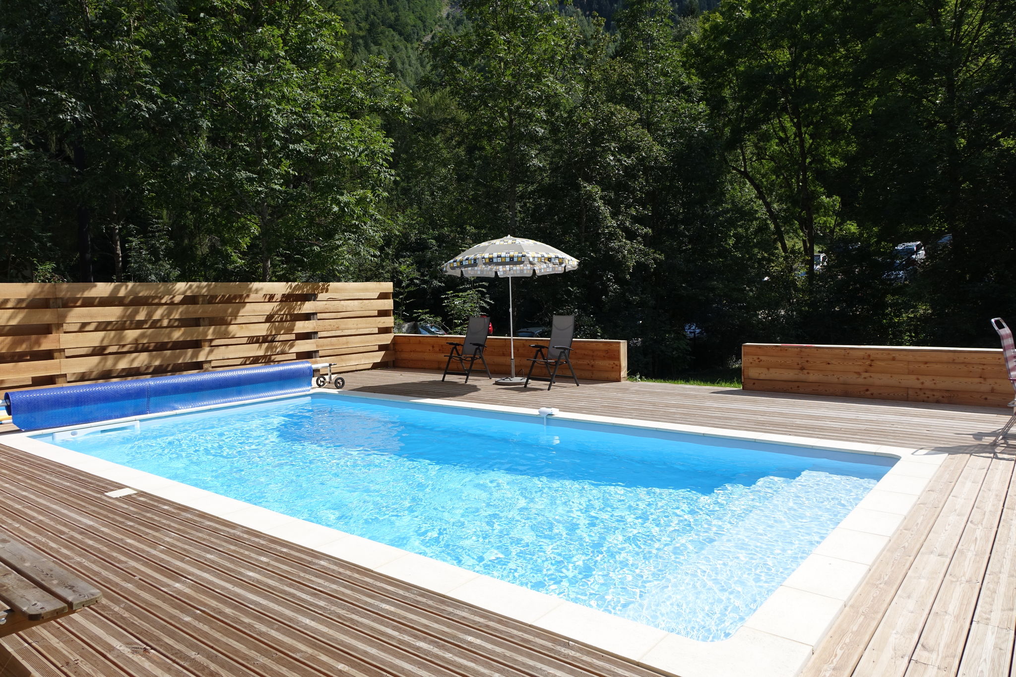 Comfortabel chalet in Rhône Alpes met privé zwembad