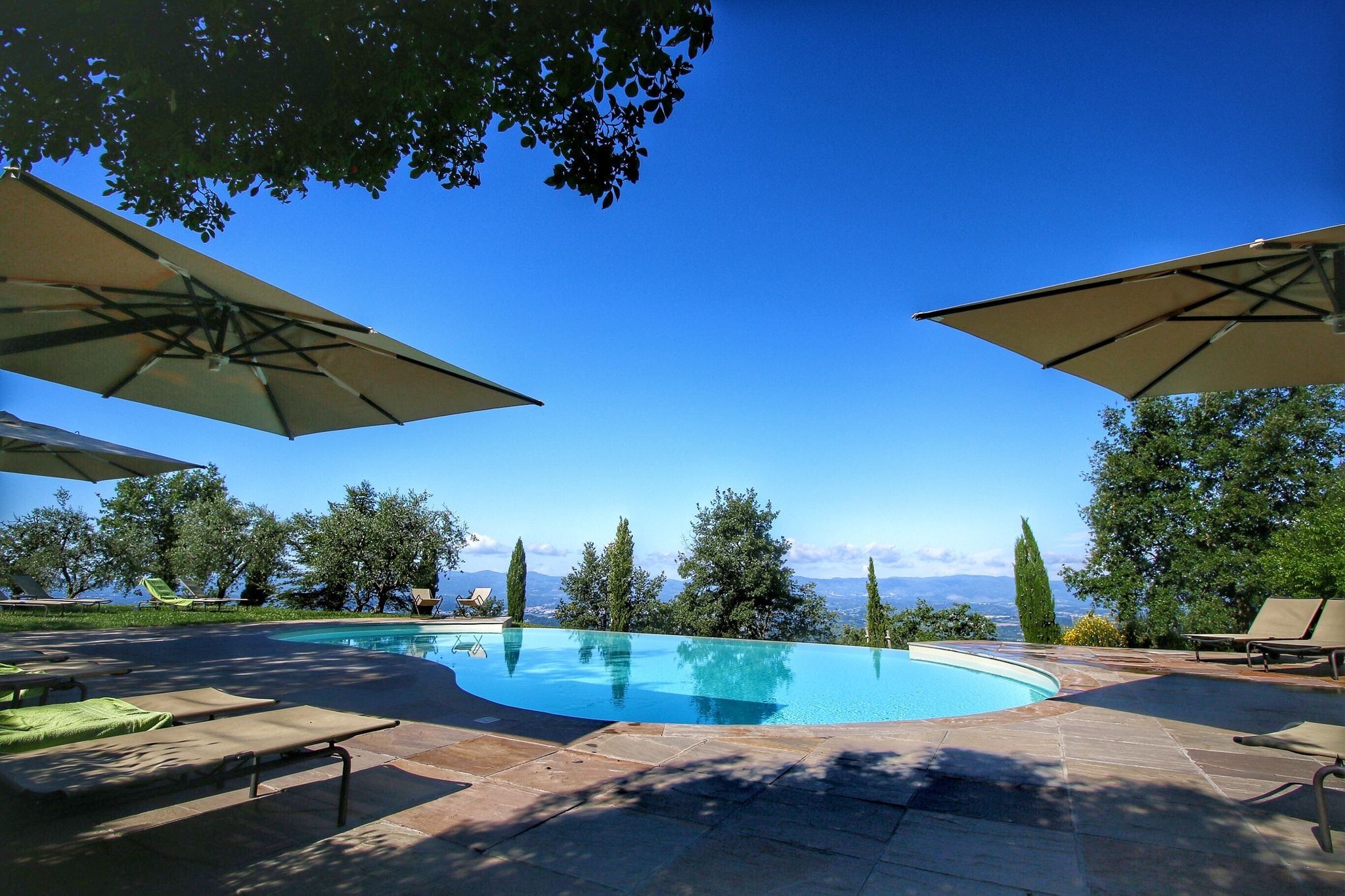 Mooie villa in Loro Ciuffenna met openluchtzwembad