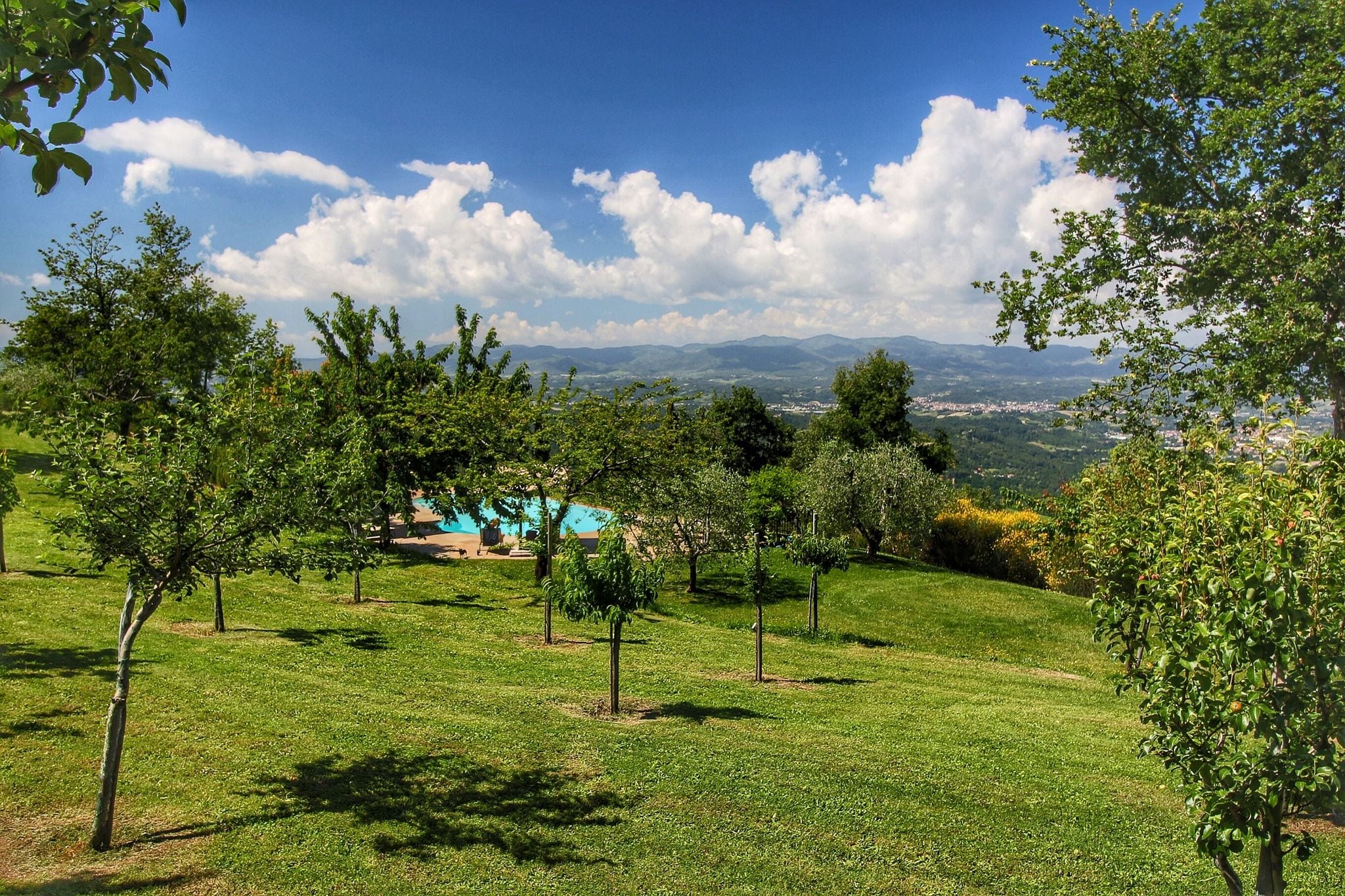 Mooie vrijstaande villa met openluchtzwembad met adembenemend uitzicht