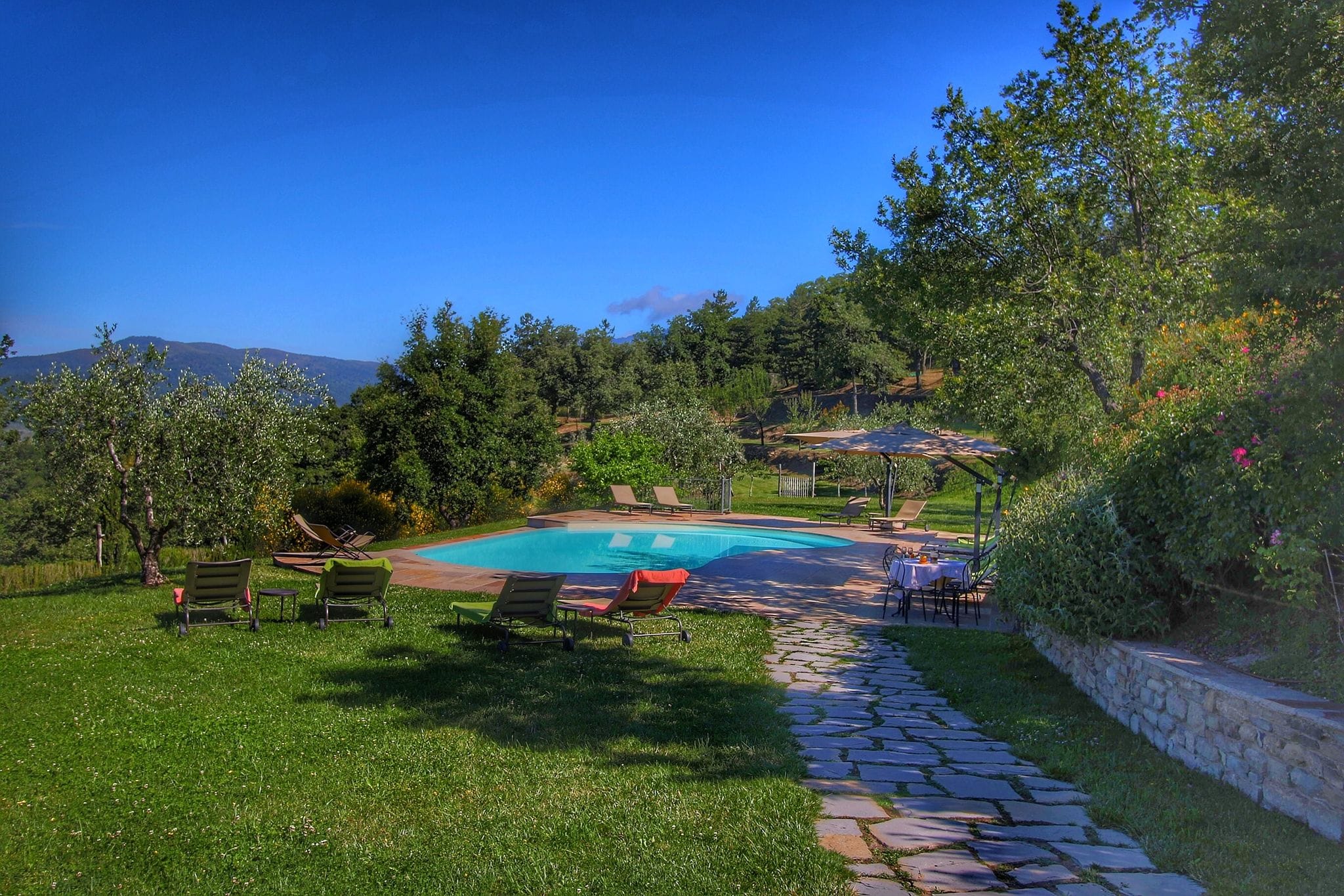 Mooie vrijstaande villa met openluchtzwembad met adembenemend uitzicht