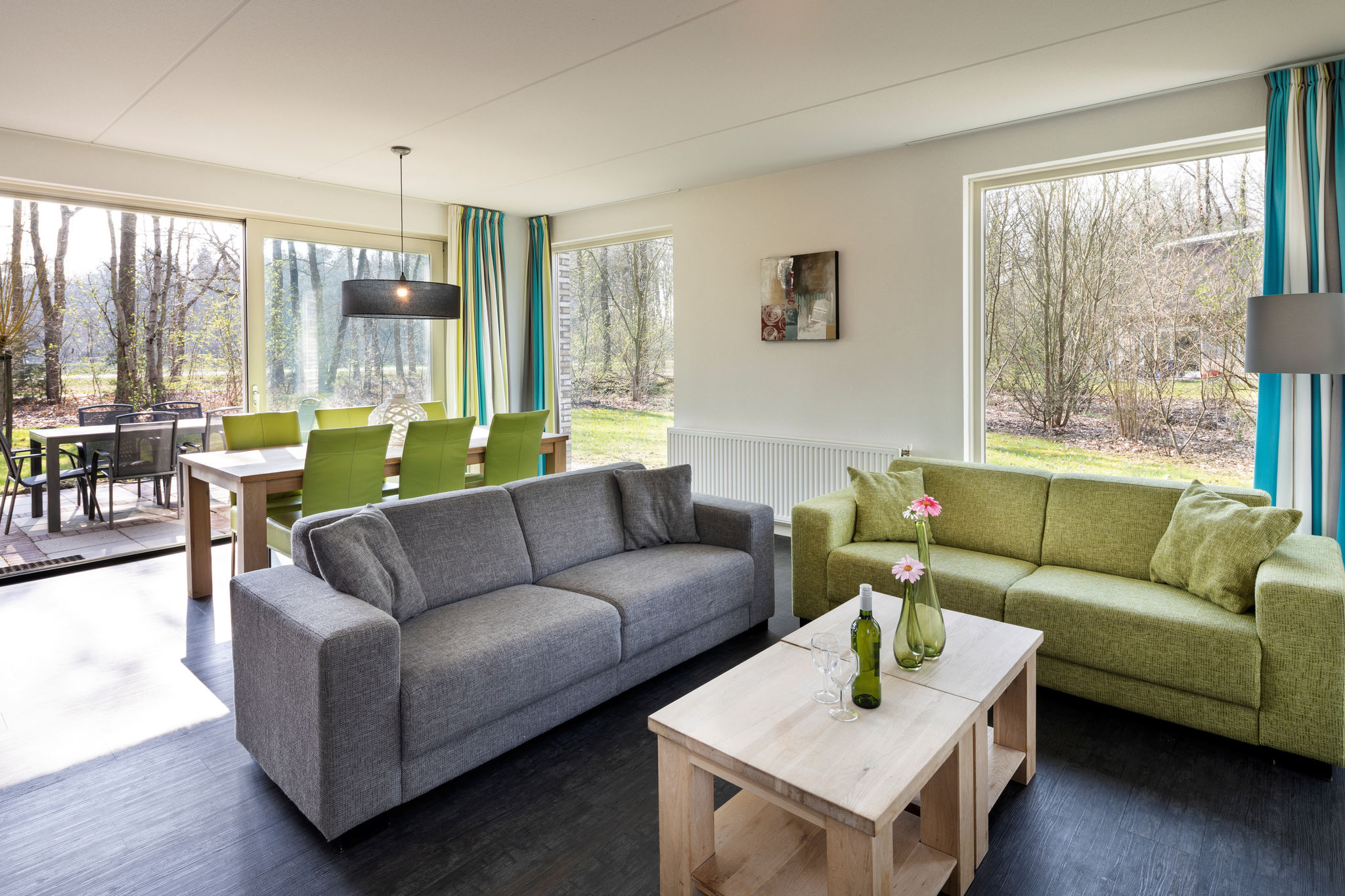 Luxe villa met 2 badkamers en solarium, 8 km. van Hoogeveen