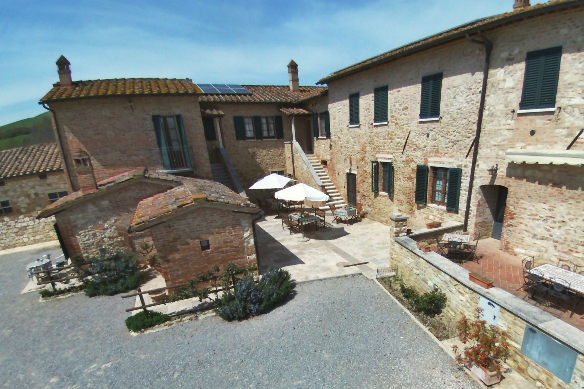 Vintage Farmhouse in Asciano with Pool