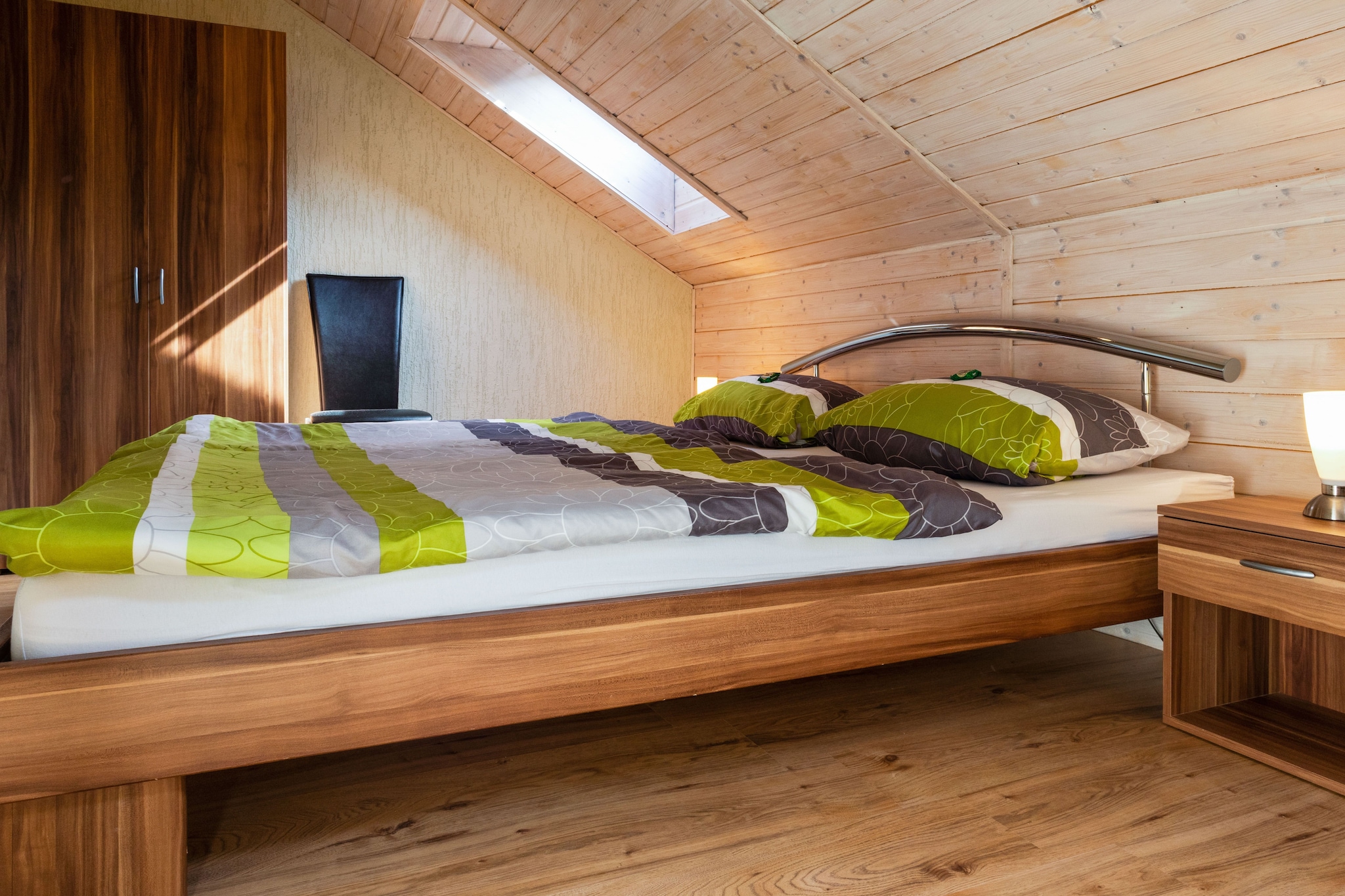 Experience the tranquillity of the upper Schwarzatal in this cosy, fully-furnished attic apartment. Ideal for 2 adults and one child, it offers a comfortable living and dining area, a modern kitchen, and a relaxing bedroom. A private terrace with garden furniture, sun loungers, and a barbecue allows you to unwind while enjoying views of the Thuringian Forest. Central heating and a stove add warmth and a homely touch for year-round stays.

Nestled along the famous Rennsteig, Goldisthal provides easy access to scenic hikes, cycling trails, and the serene Schwarzatal river valley. Nearby, the Masserberg health resort and bathhouse are just 3.5 km away, while nature lovers can explore the Wurzelbergfarmde reserve or the impressive pumped storage power plant with its cavern. Oberhofâ€™s sports facilities and the cultural cities of Erfurt and Weimar make for memorable day trips, and Bavariaâ€™s Franconian region is easily reachable for extended adventures.

The apartment features a well-equipped open kitchen, a cosy living/dining area with TV and stereo, and a modern bathroom with shower. Outdoors, the garden and terrace invite you to relax or enjoy a barbecue under the sky. Parking is available on-site, and the serene surroundings ensure privacy and peace throughout your stay. Whether exploring nearby towns or simply soaking in the forest scenery, this apartment offers a quiet and convenient base for your Thuringian Forest holiday.