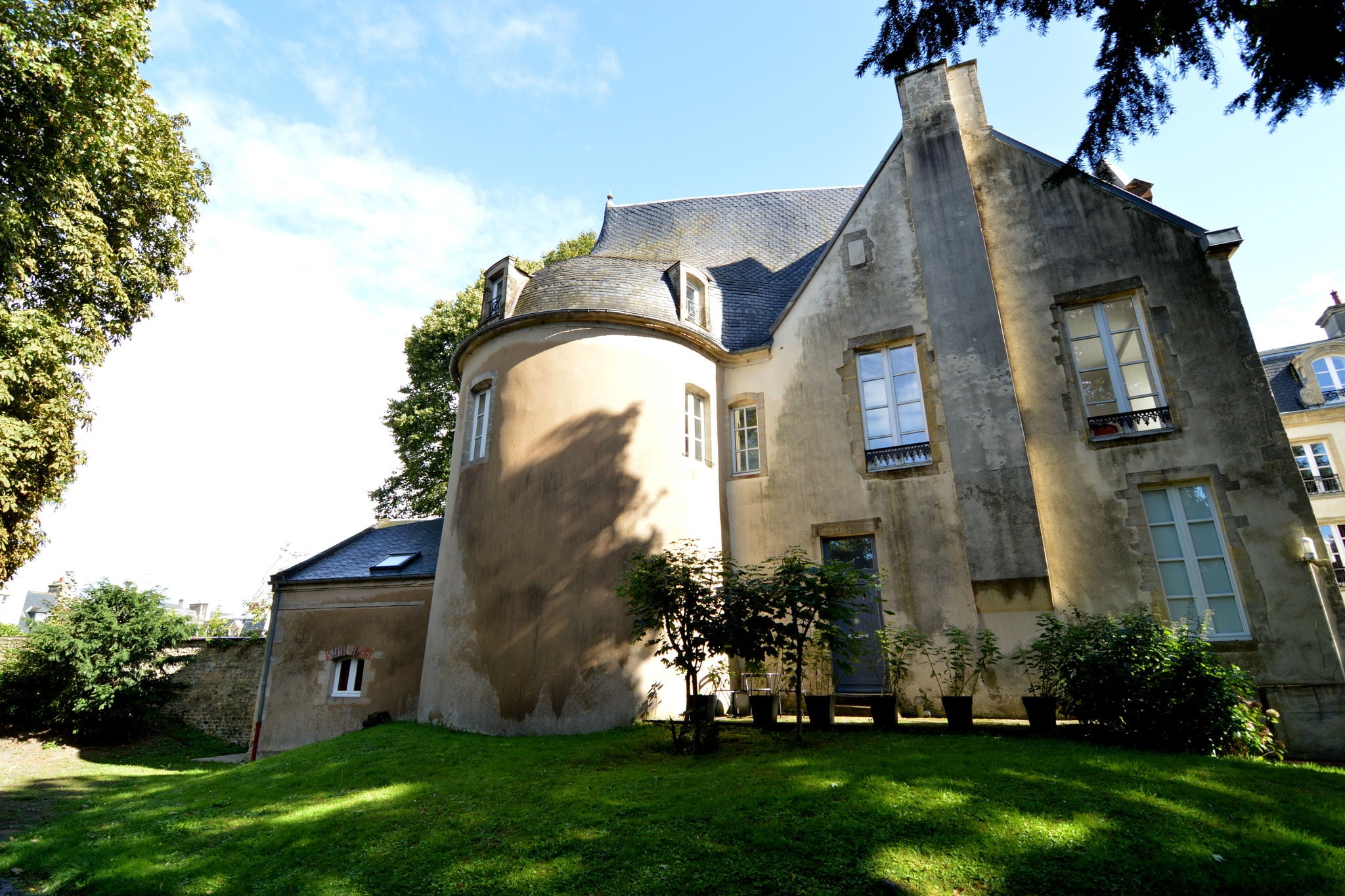 Uniek verblijf met kasteelallure in Bayeux met terras