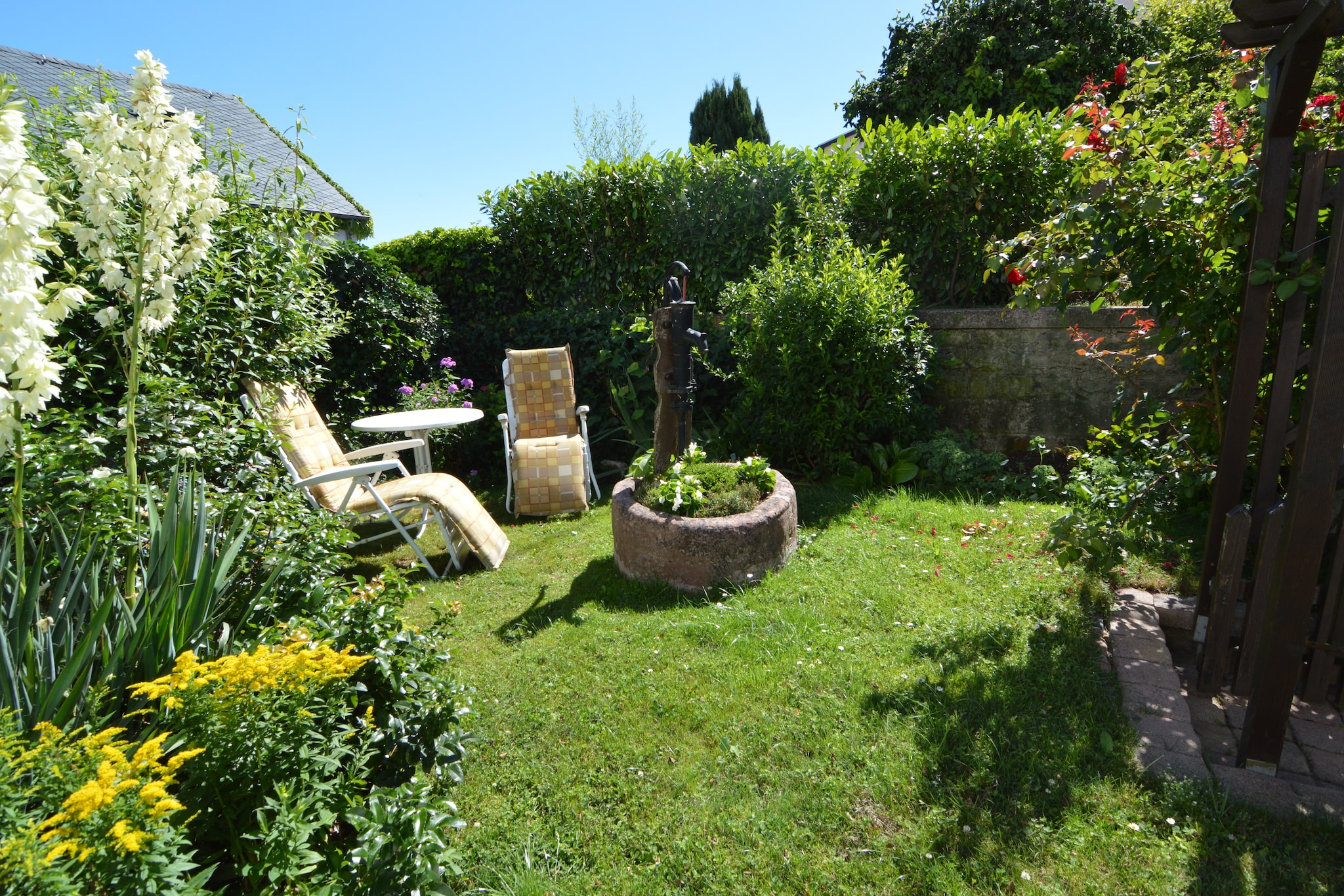 This holiday home is a 1-bedroom apartment located 5km away from the river, ideal for 2 guests. It has a private garden and access to free WiFi.

 

 Located in the middle of the hills of the south-west Eifel making it an ideal region for hiking and cycling, with a lake at a distance of 5km. The town of Trier on the river Moselle lies 18km away and the town of Bitburg known for its beer, is at a distance of 12km. Make a day trip to the town of Luxembourg, at a distance of 12km. Visit the forests of Teufelsschlucht and the town of Bernkastel, known for its vineyards. You can enjoy a swim in the public pool, 6km away from the apartment.

 

 This holiday home in Welschbilling has a private garden and bicycles for you to ride around. Parking is available in the premises. 

 

 General supplies and restaurants are at a distance of 4km. The town centre is 12km away and so is tourist information.