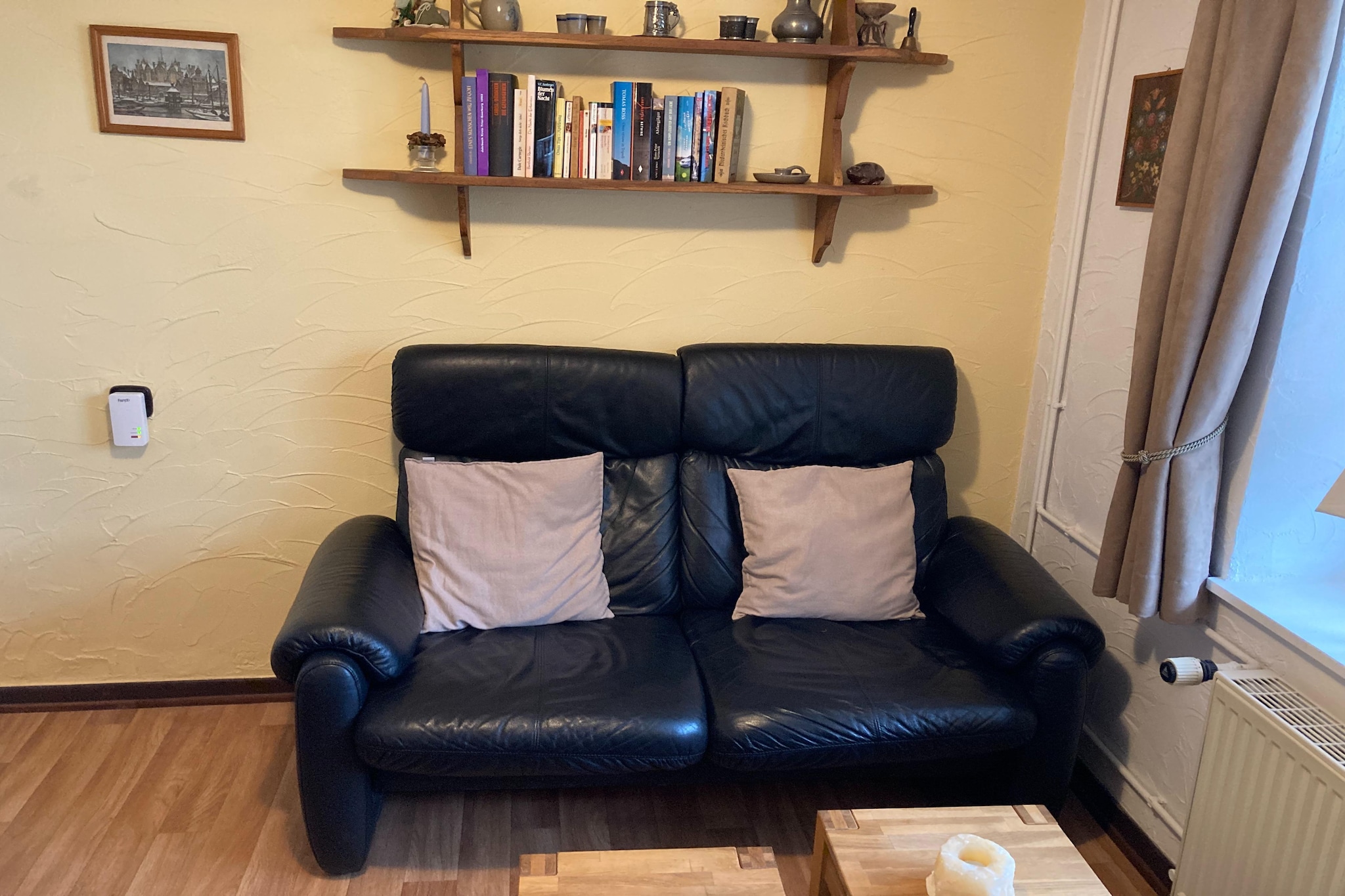 This holiday home is a 1-bedroom apartment located 5km away from the river, ideal for 2 guests. It has a private garden and access to free WiFi.
Located in the middle of the hills of the south-west Eifel making it an ideal region for hiking and cycling, with a lake at a distance of 5km. The town of Trier on the river Moselle lies 18km away and the town of Bitburg known for its beer, is at a distance of 12km. Make a day trip to the town of Luxembourg, at a distance of 12km. Visit the forests of Teufelsschlucht and the town of Bernkastel, known for its vineyards. You can enjoy a swim in the public pool, 6km away from the apartment.
This holiday home in Welschbilling has a private garden and bicycles for you to ride around. Parking is available in the premises.
General supplies and restaurants are at a distance of 4km. The town centre is 12km away and so is tourist information.