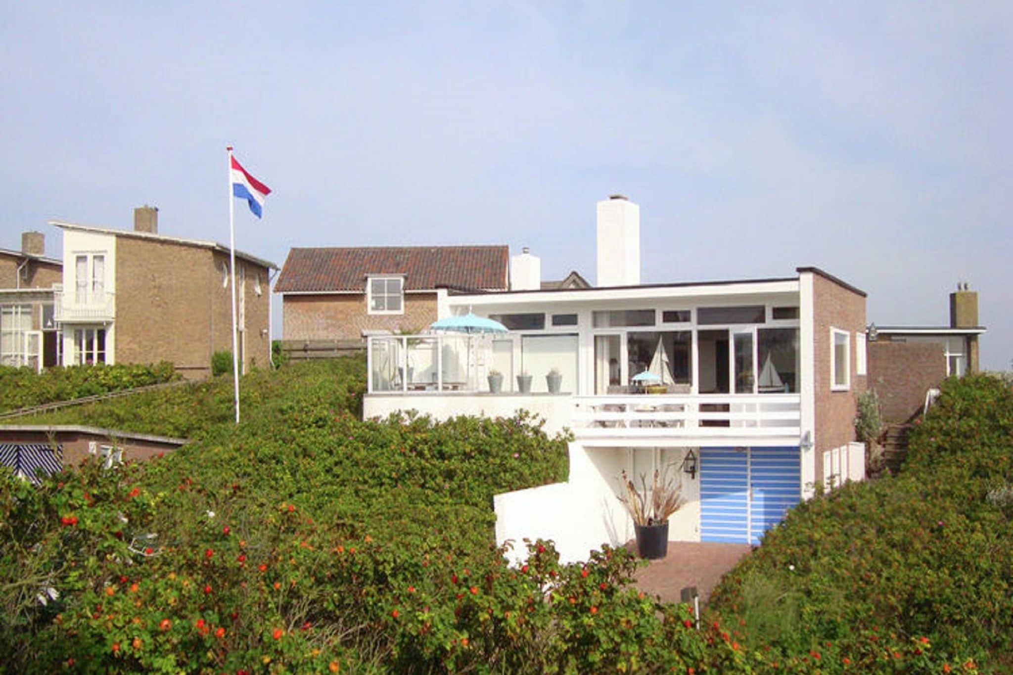 Beautiful house in Bergen aan Zee in the dunes
