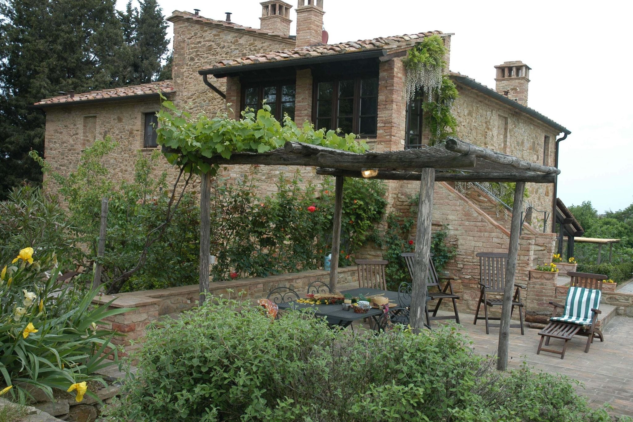Charmantes Bauernhaus in Badia a Cerreto mit Swimmingpool