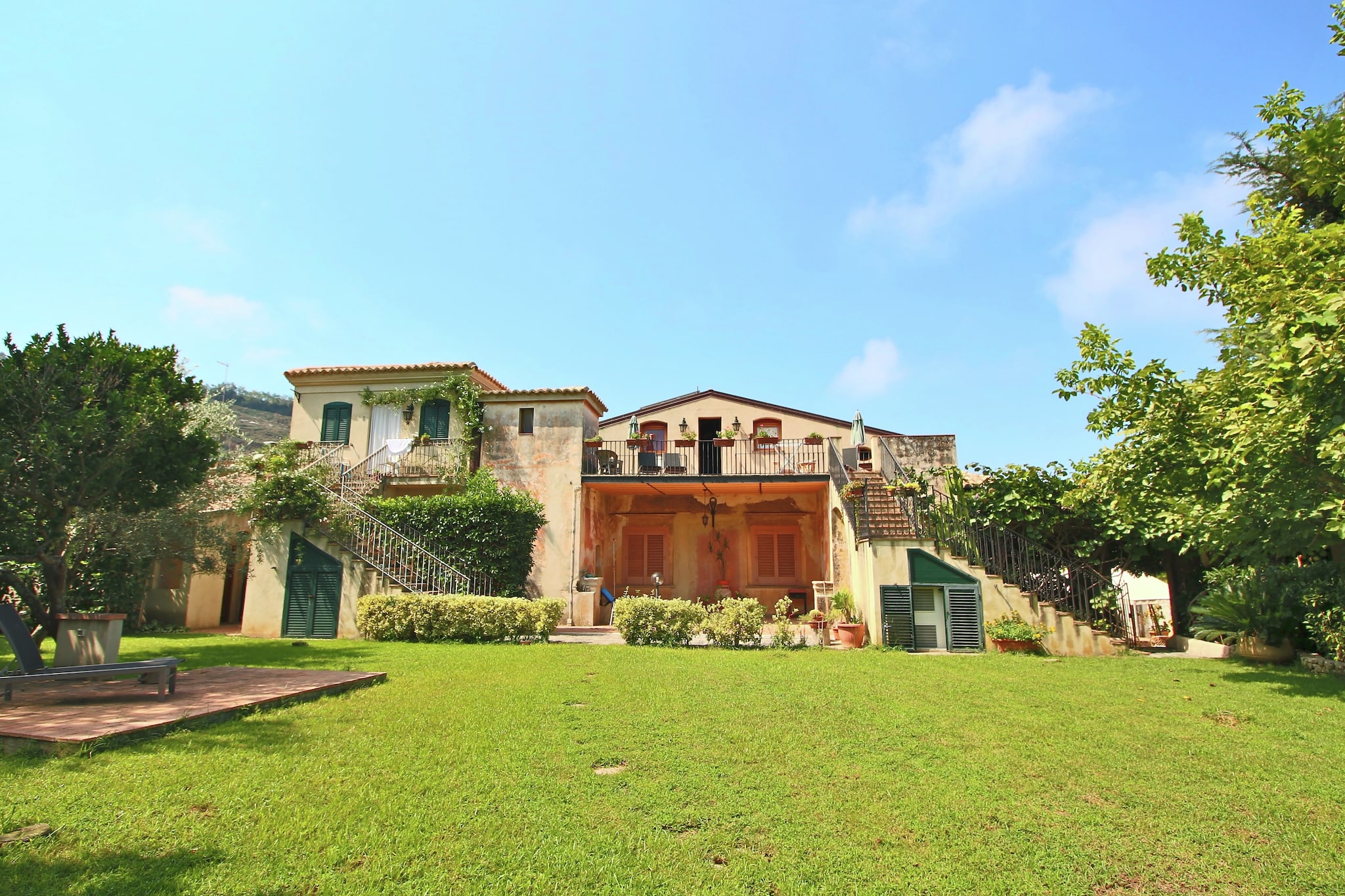 Exterior Summer