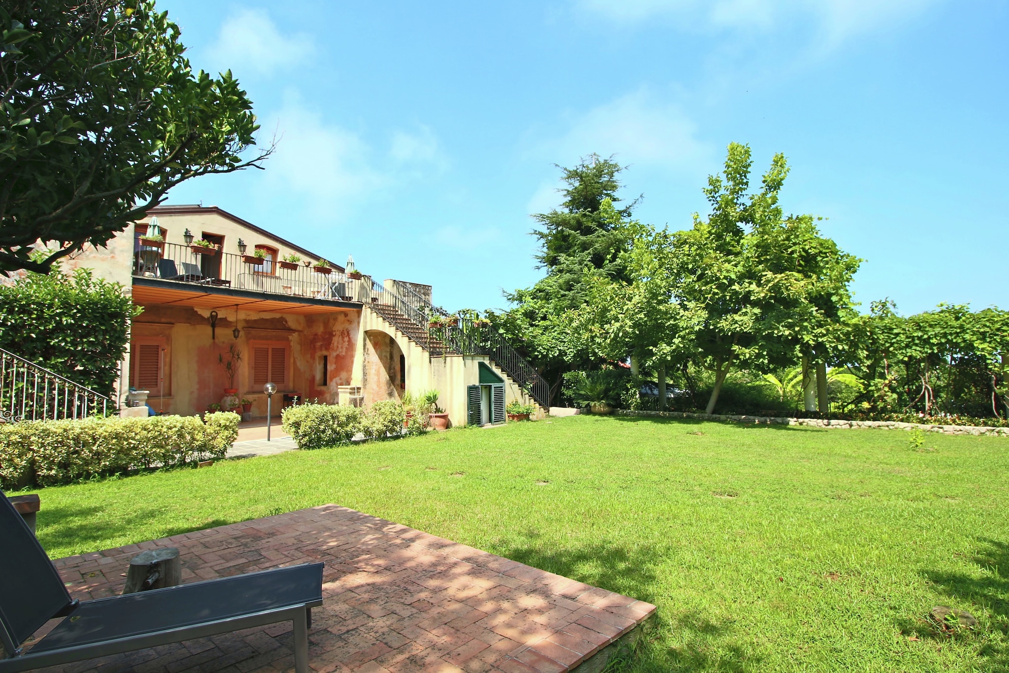 Exterior Summer