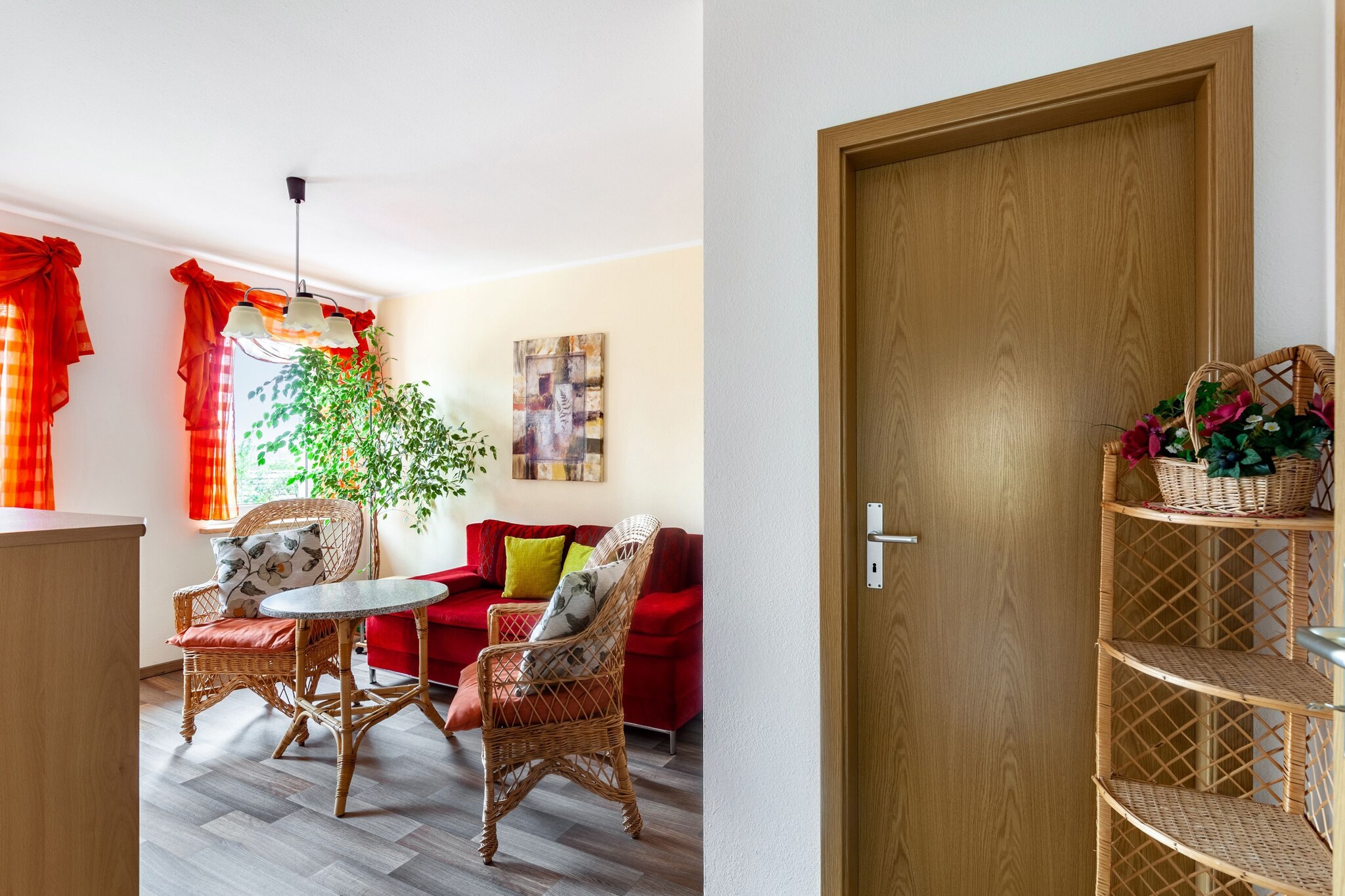 Ground floor: (Entrance, hallway, Living room(TV(satellite), radio, CD player), Kitchen(cooker(electric), coffee machine(filter), oven, microwave, fridge(+ freezer)), bedroom(double bed(180 x 200 cm)), bathroom(shower, washbasin, toilet))\n\nradio, heating(central), terrace(private), garden(shared with the owner , partially fenced, 100 m2), garden furniture, BBQ(charcoal), parking, parasol, children\'s bed, high chair