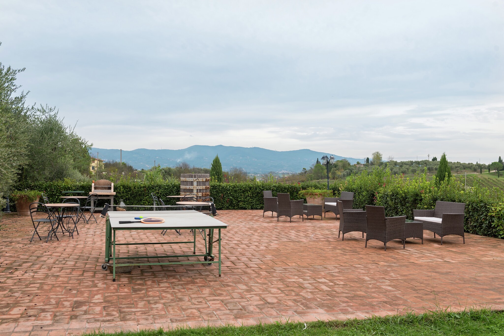 Ground floor: (hallway, Living room(TV(satellite)), open kitchen(cooker(4 ring stoves), coffee machine, oven), bedroom(double bed), bedroom(2x single bed), bathroom(shower, washbasin, toilet))\n\nBubble bath, shower, heating(central), terrace(private), garden(shared with other guests), garden furniture, sun loungers, BBQ, parking, parasol, swimming pool(shared with other guests, 13 x  6 m., opened from May upto and including Sep), 6x bicycles available, children\'s bed, high chair