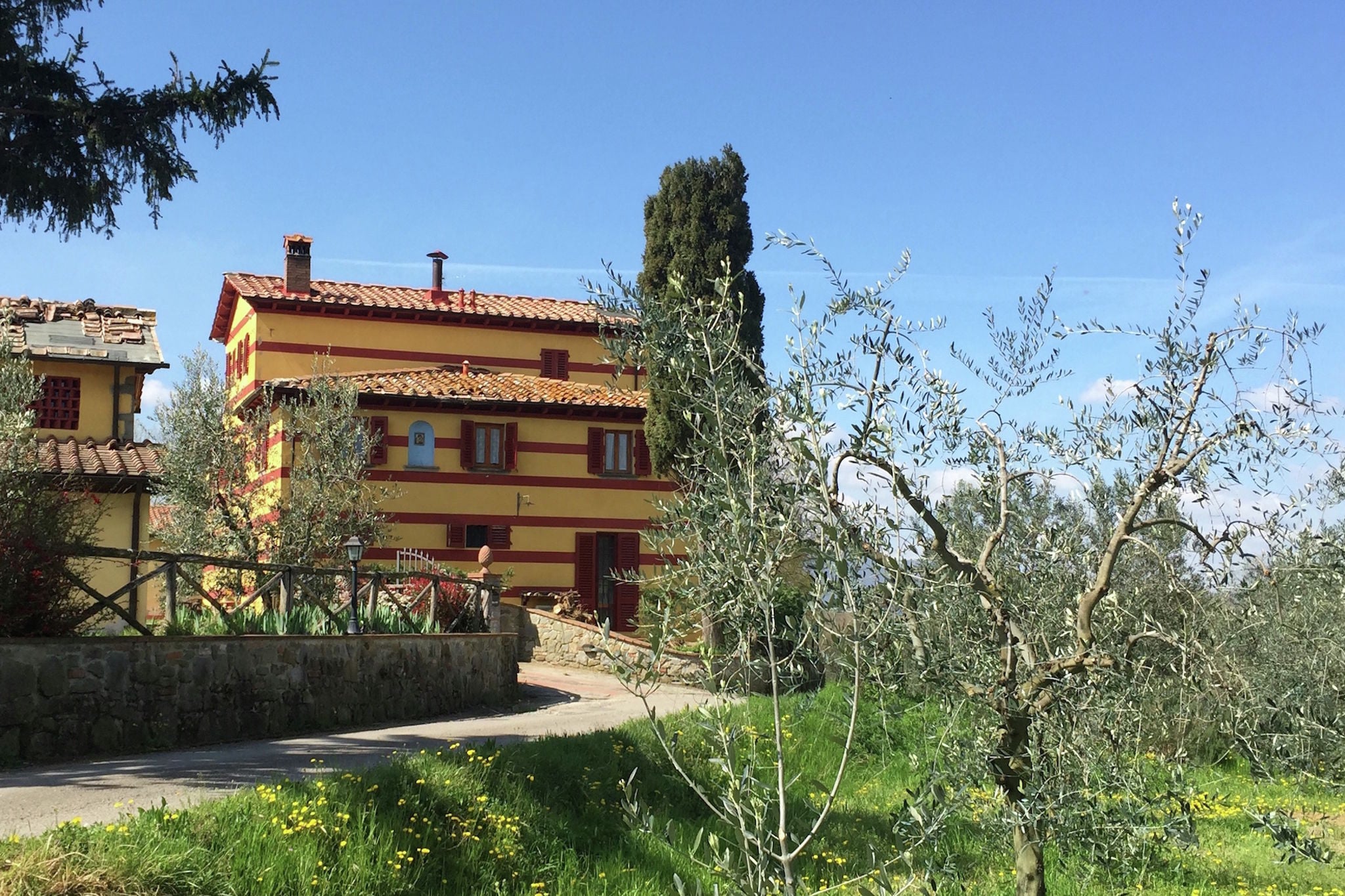 Freundliches Herrenhaus mit Gemeinschaftspool in Pian di Sco