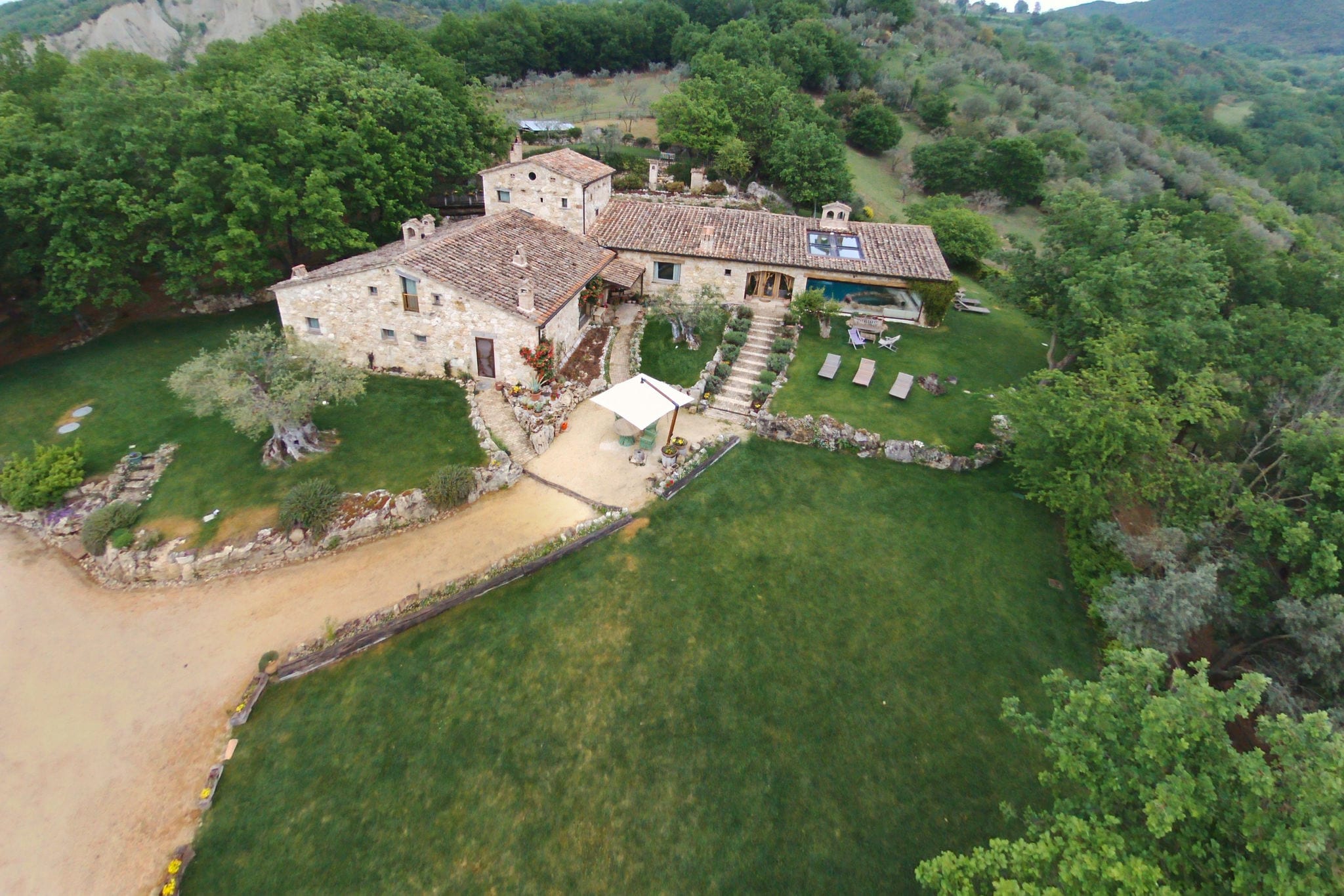 Luxurious villa in Guardea with private spa