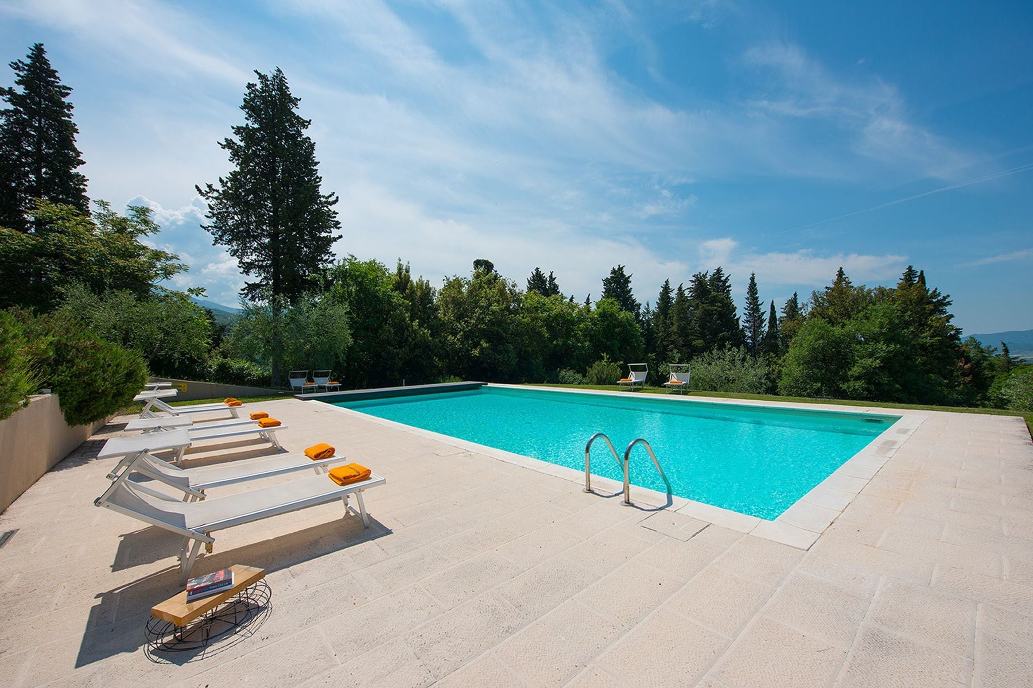 Sonniges Ferienhaus in Pelago Italien mit Pool und Sauna