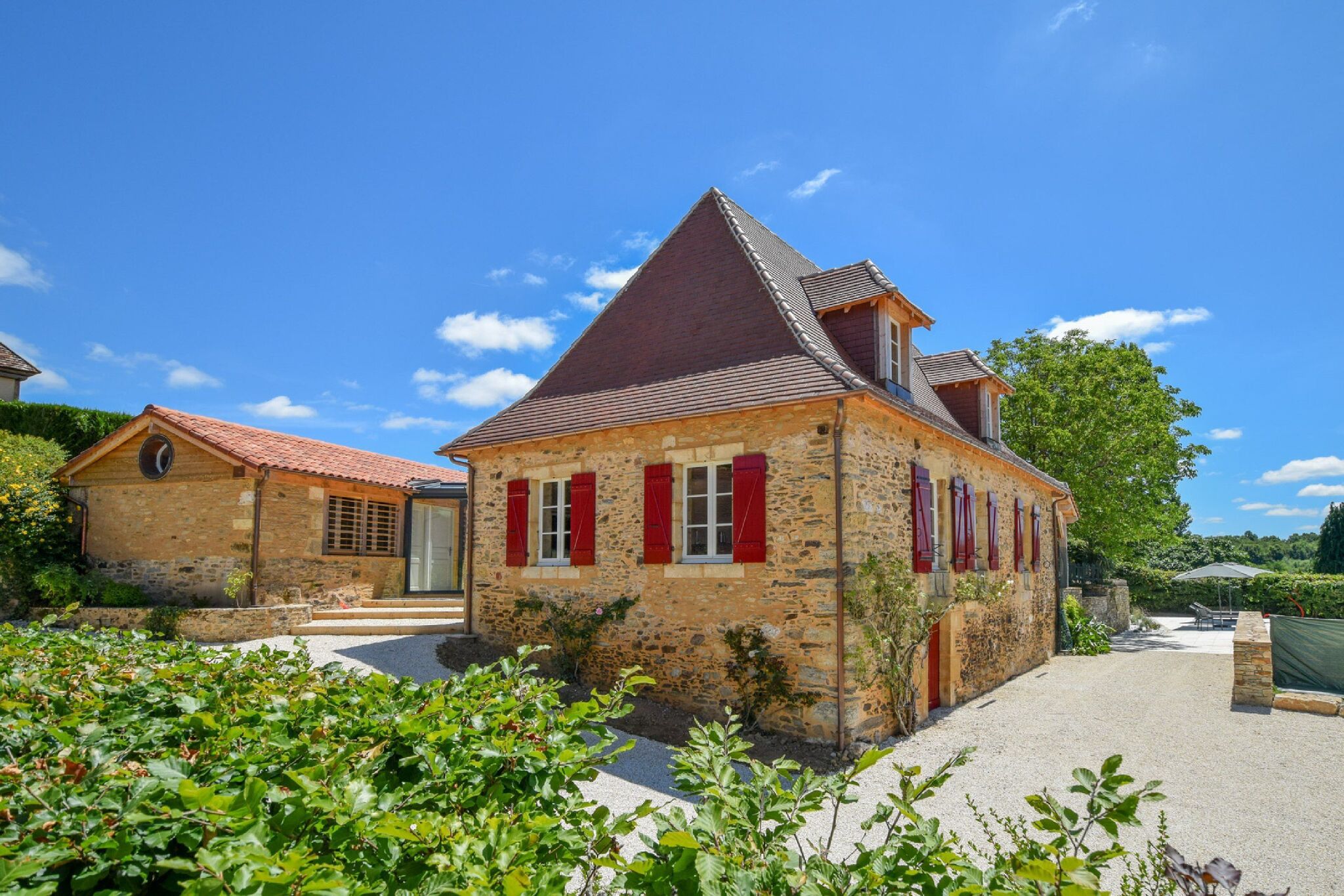 Ferienhaus in St. Medard D'excideuil mit Terrasse