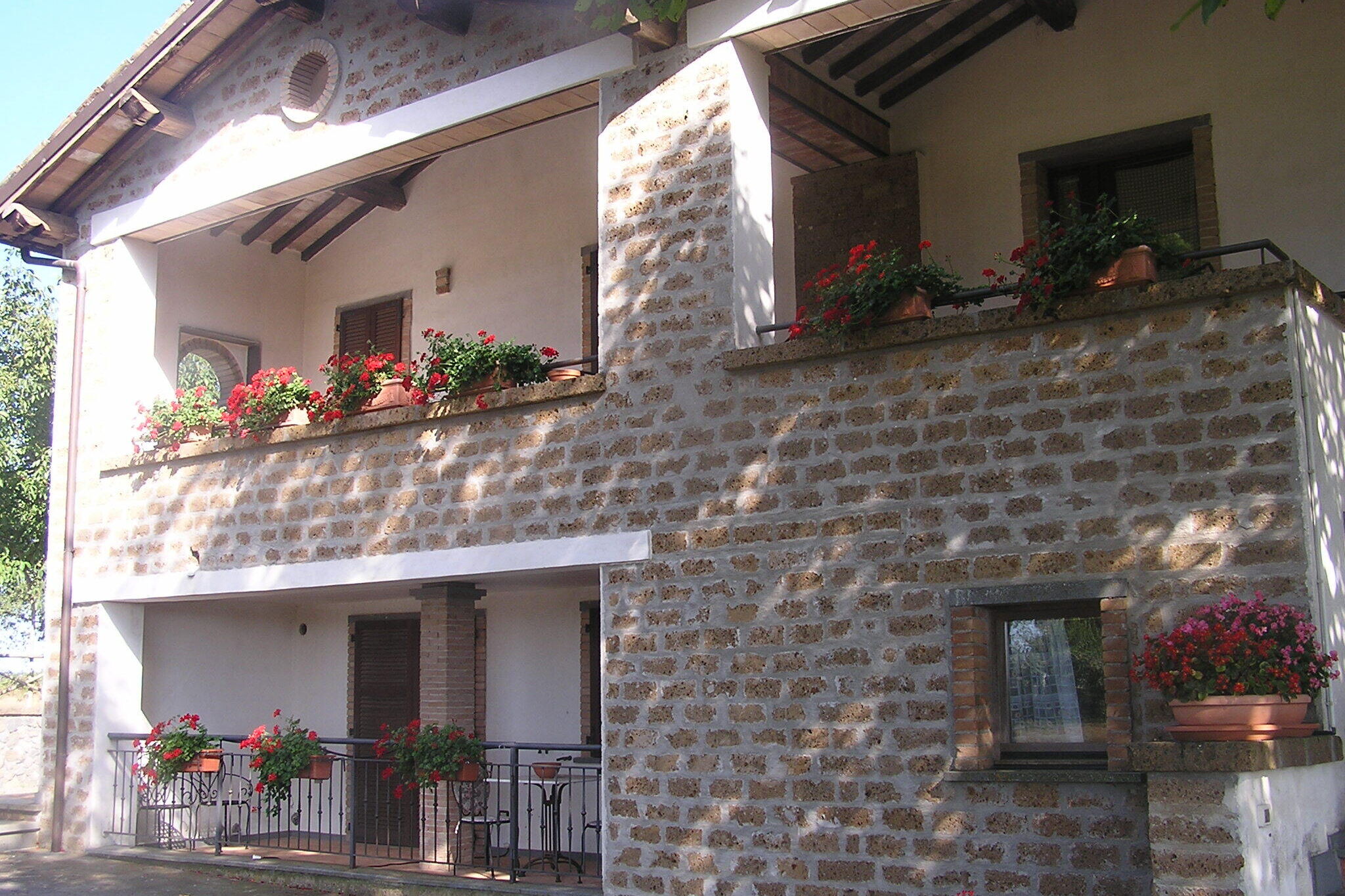 Elegant Farmhouse in Bagnoregio with swimming pool for 10-12 guests