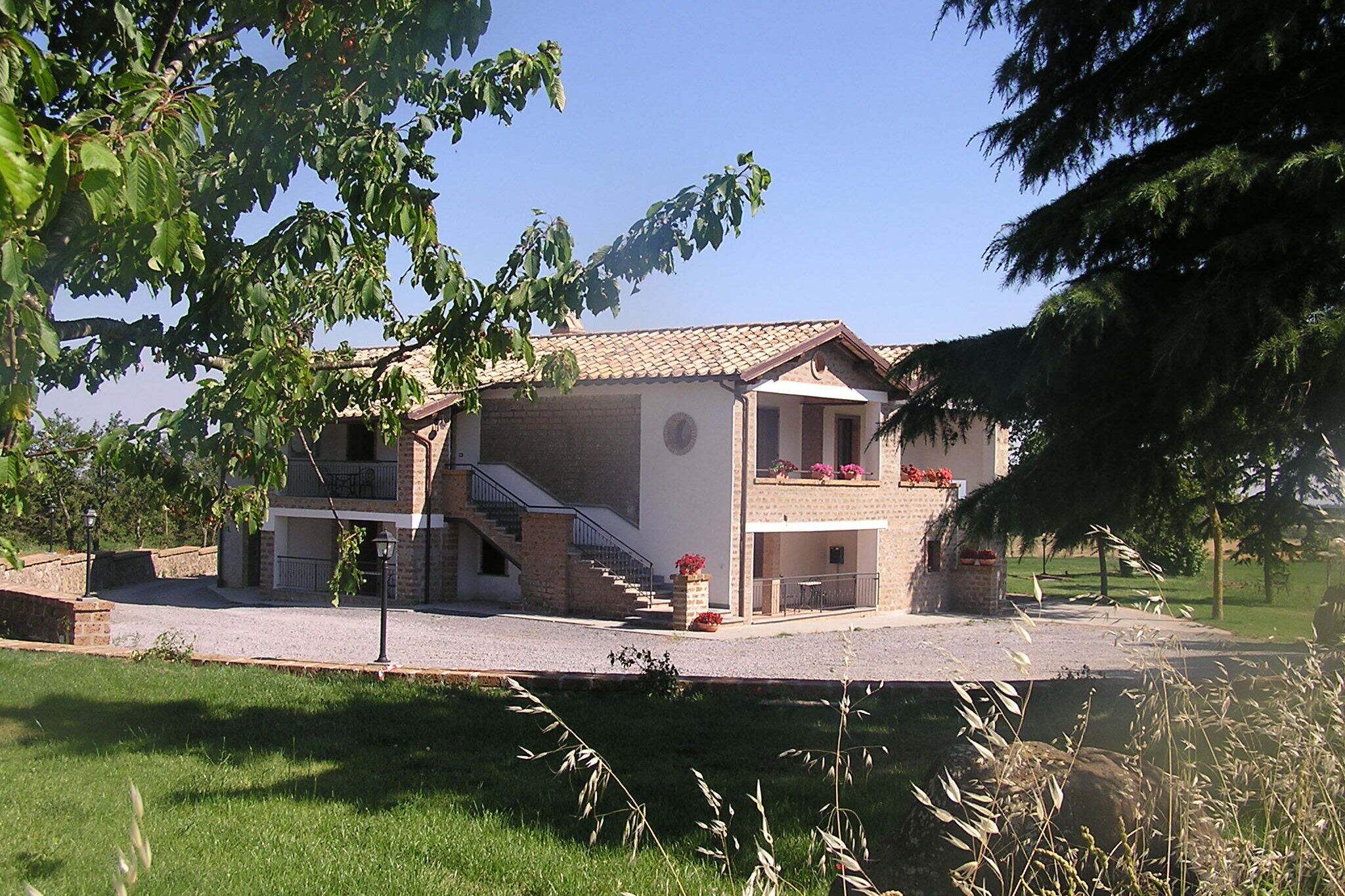 Elegant Farmhouse in Bagnoregio with swimming pool for 10-12 guests