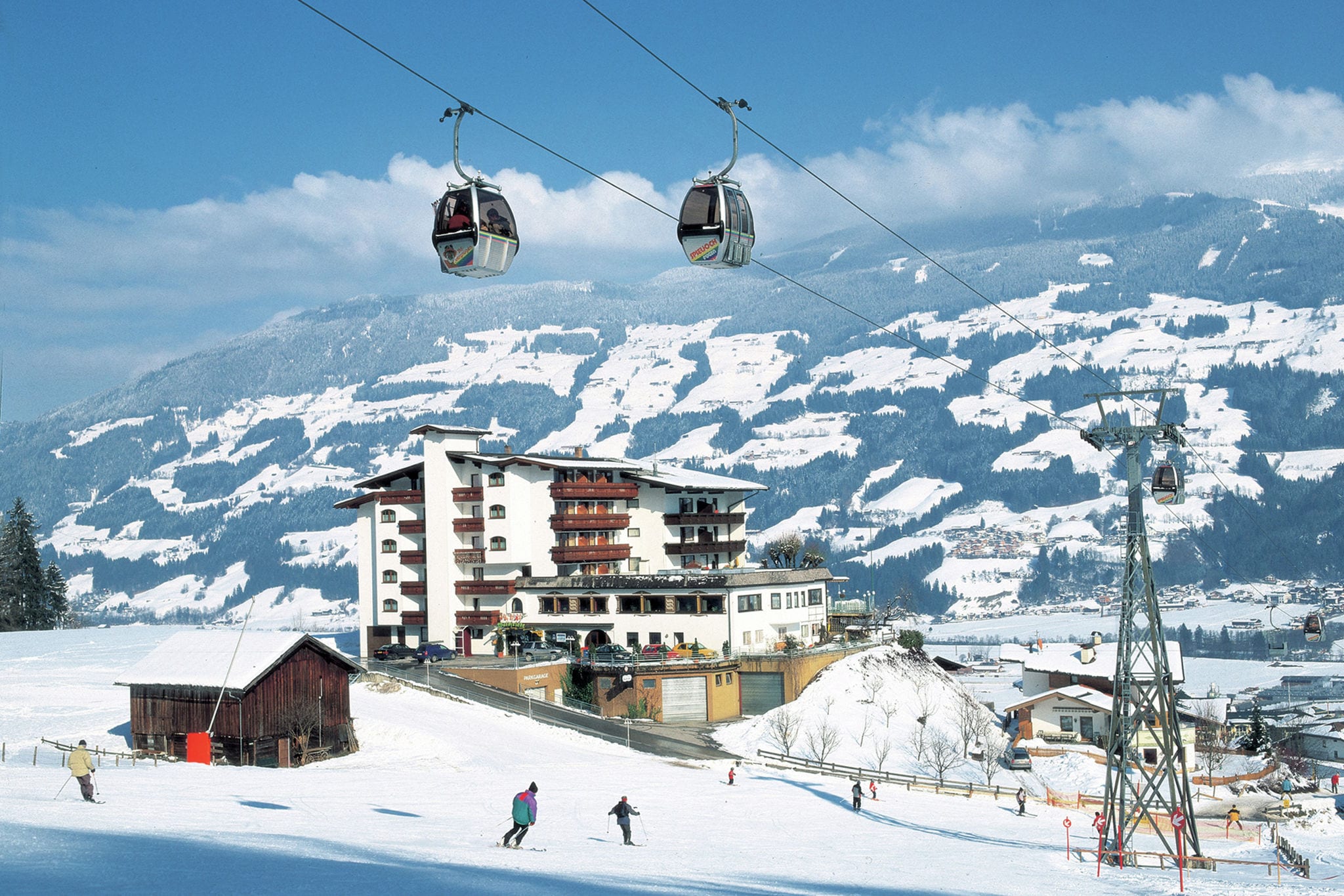 Ruim appartement in Kaltenbach met een skiberging