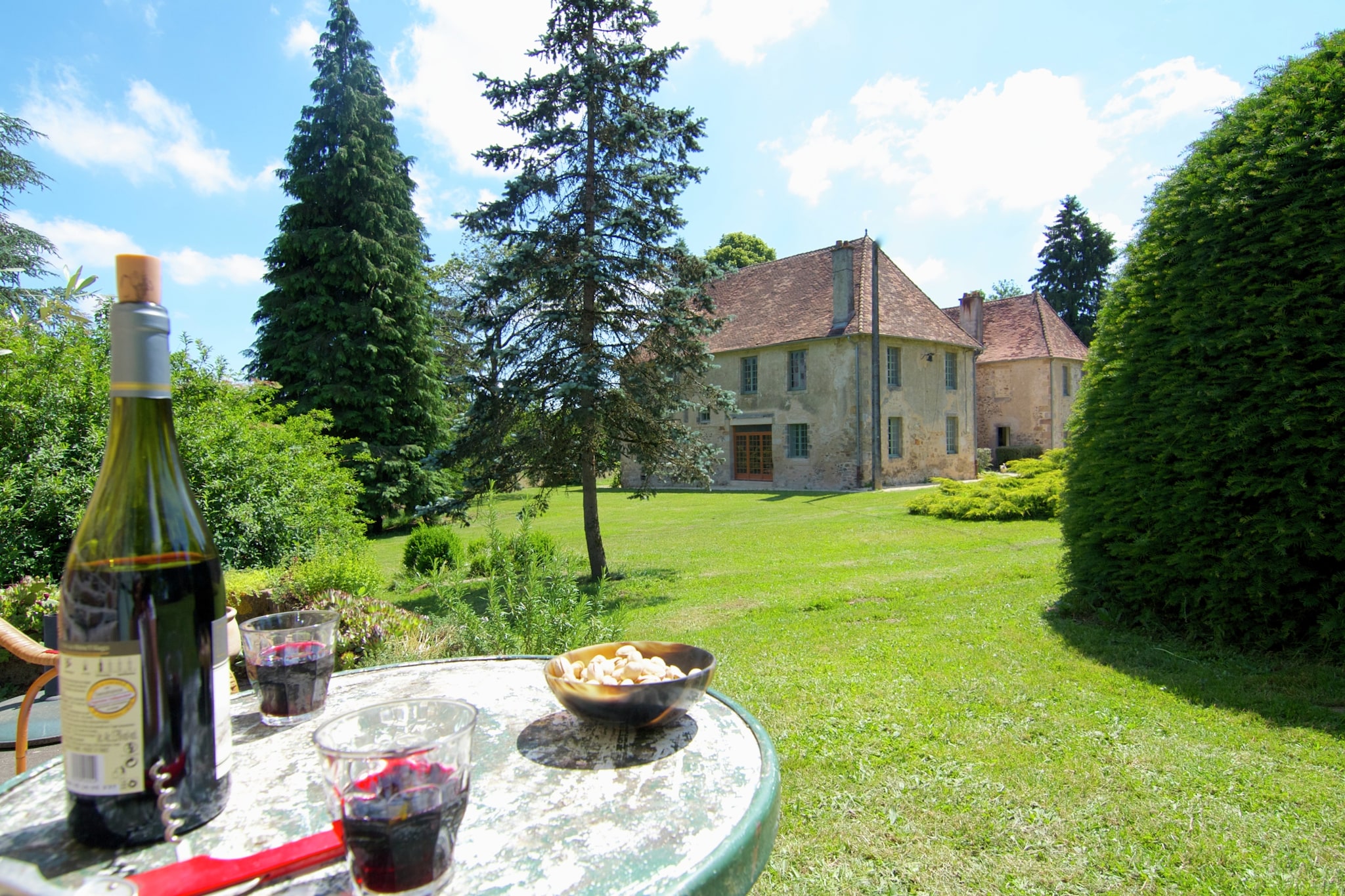 Charming Cottage in Ladignac-le-Long with Garden