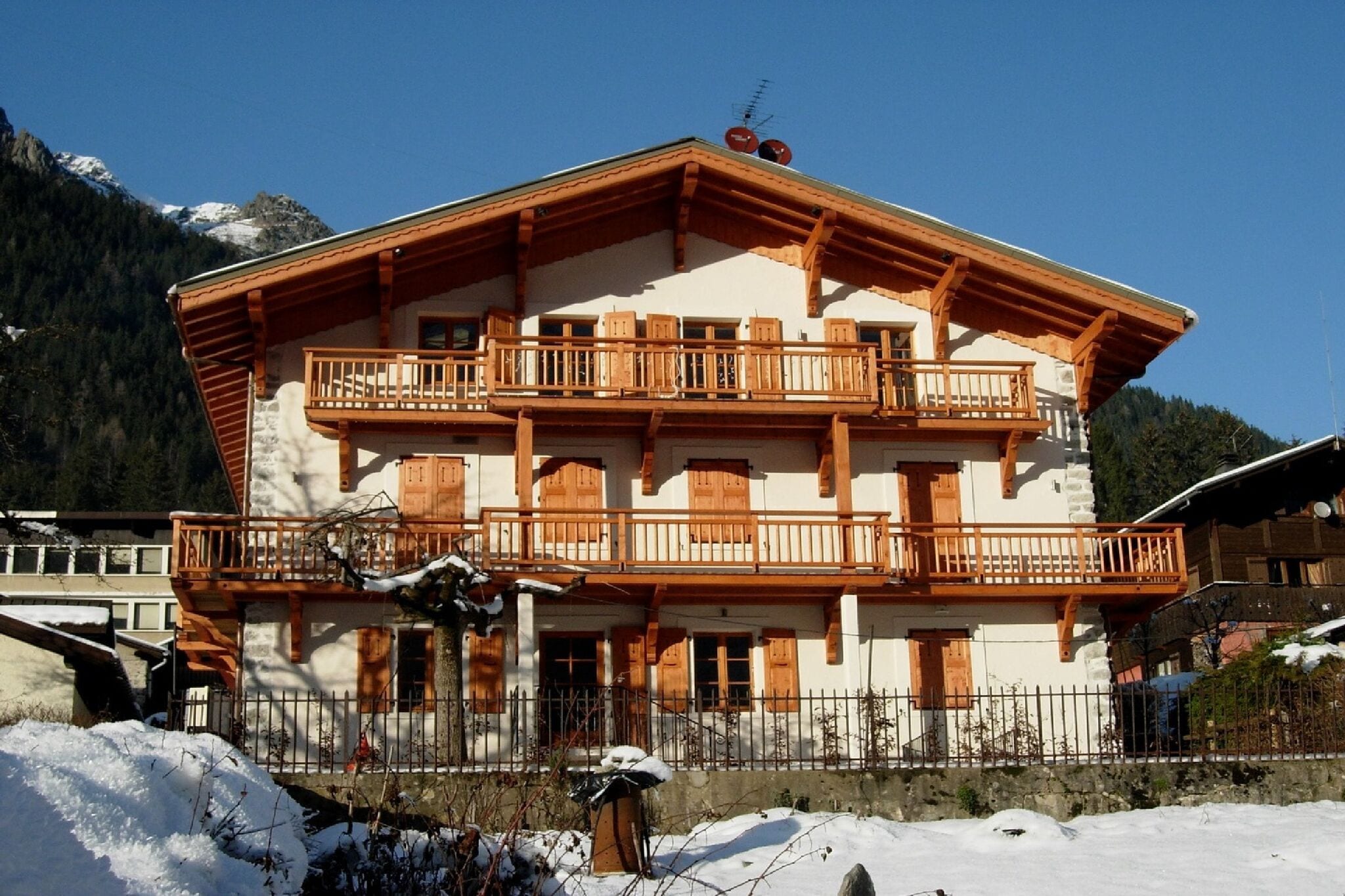 Welcoming Apartment in Chamonix with Terrace