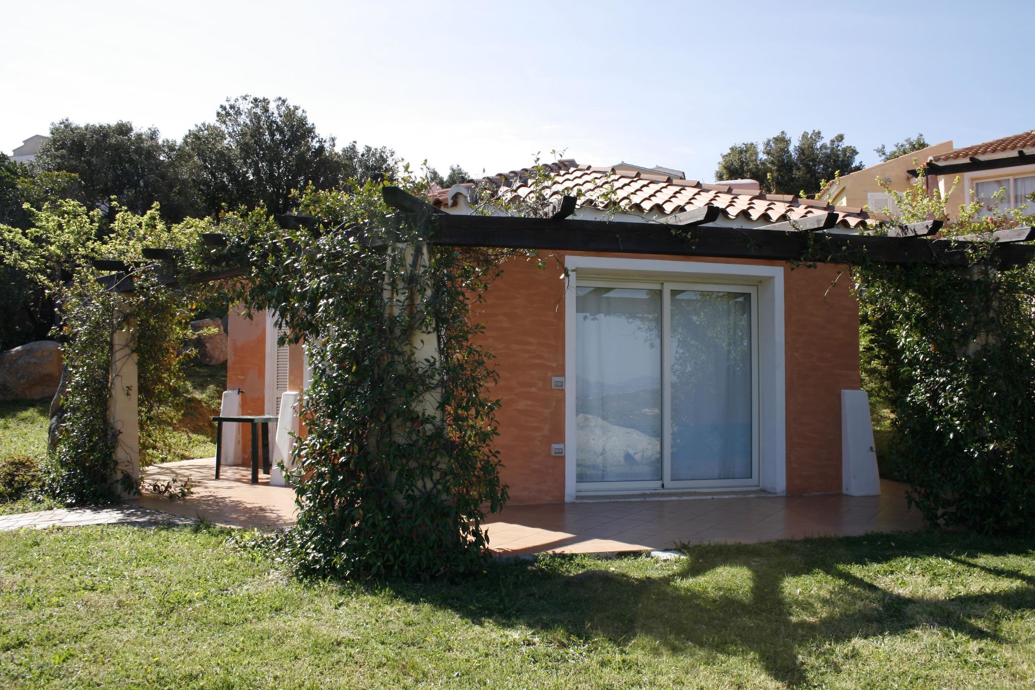 Detached villa with two bathrooms not far from the sea