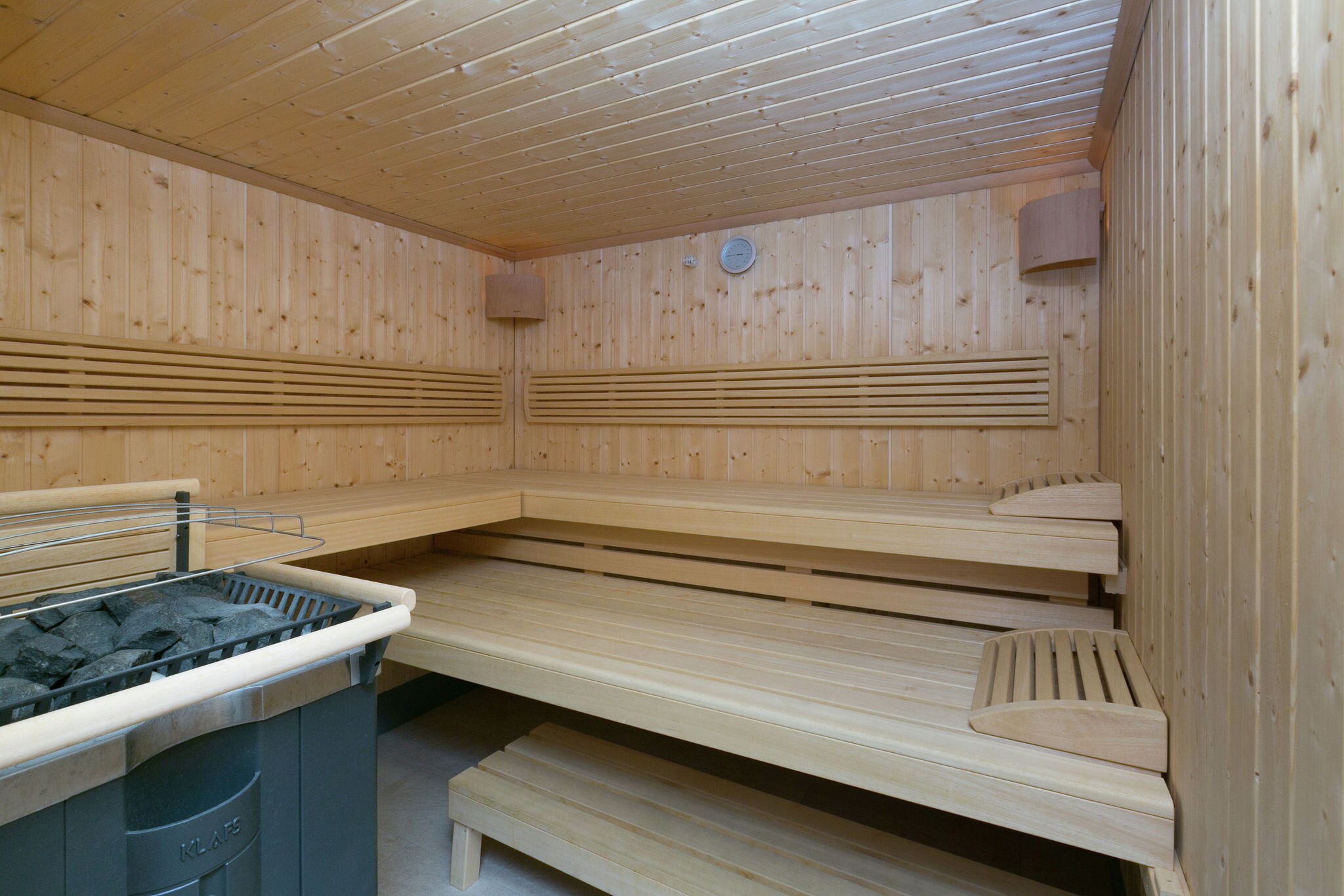 Modern vakantiehuis bij de skilift van Itter met een sauna