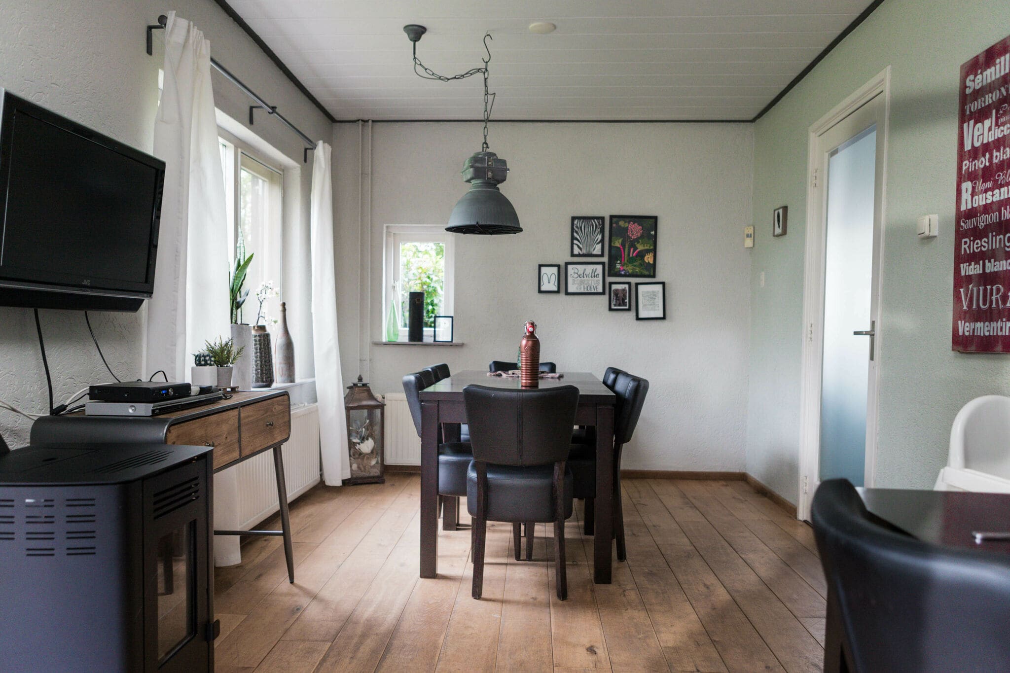 Detached atmospheric farmhouse with large garden and privacy near Dalfsen