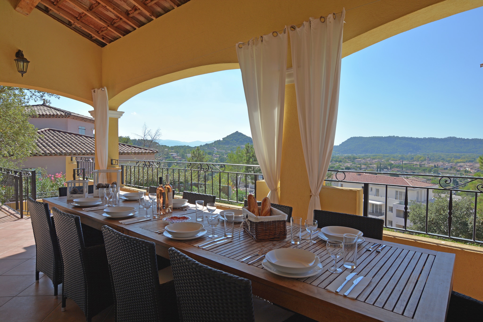 Belle Villa à Vidauban avec Piscine saisonnière