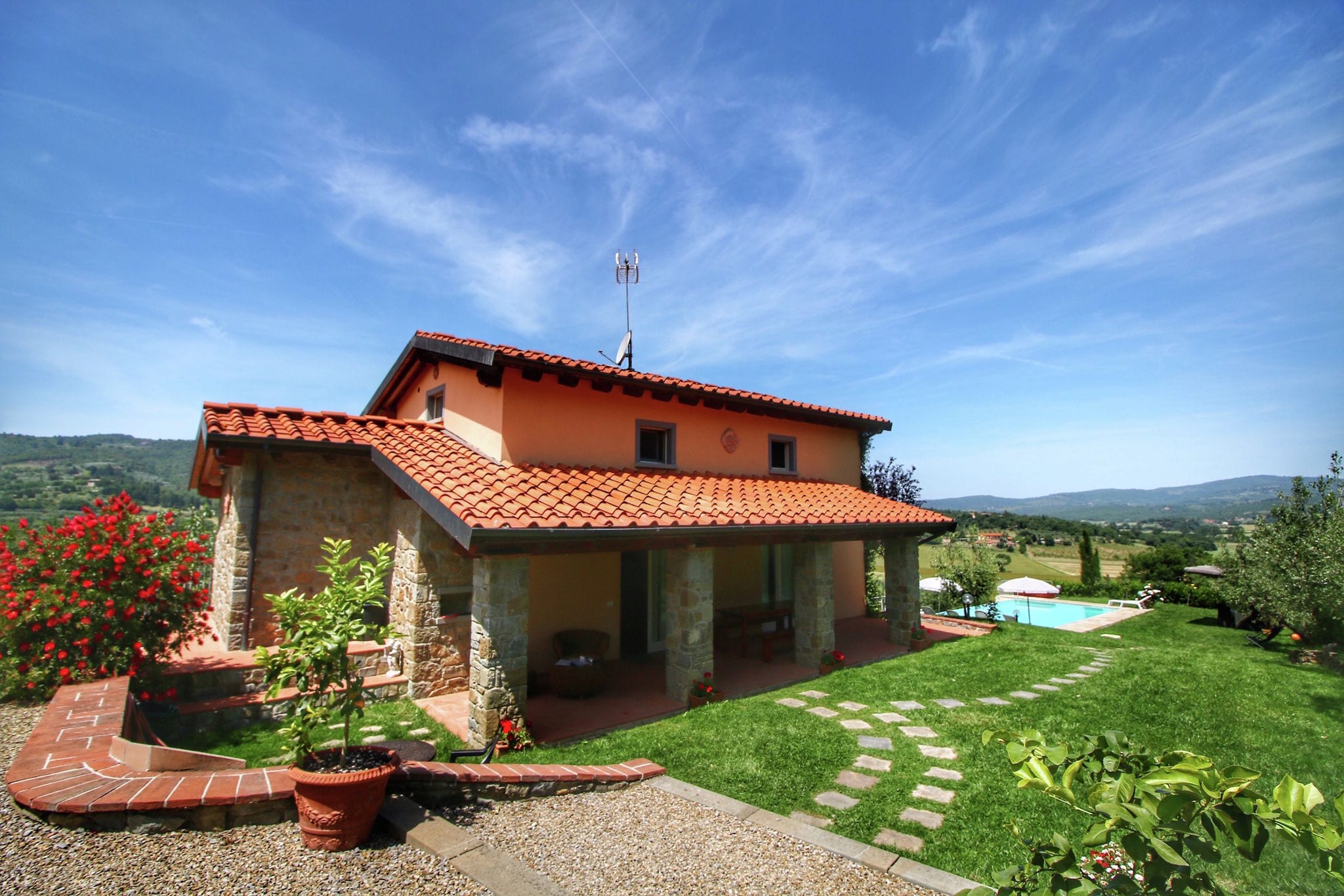 Sfeervolle villa in Monte San Savino met bubbelbad