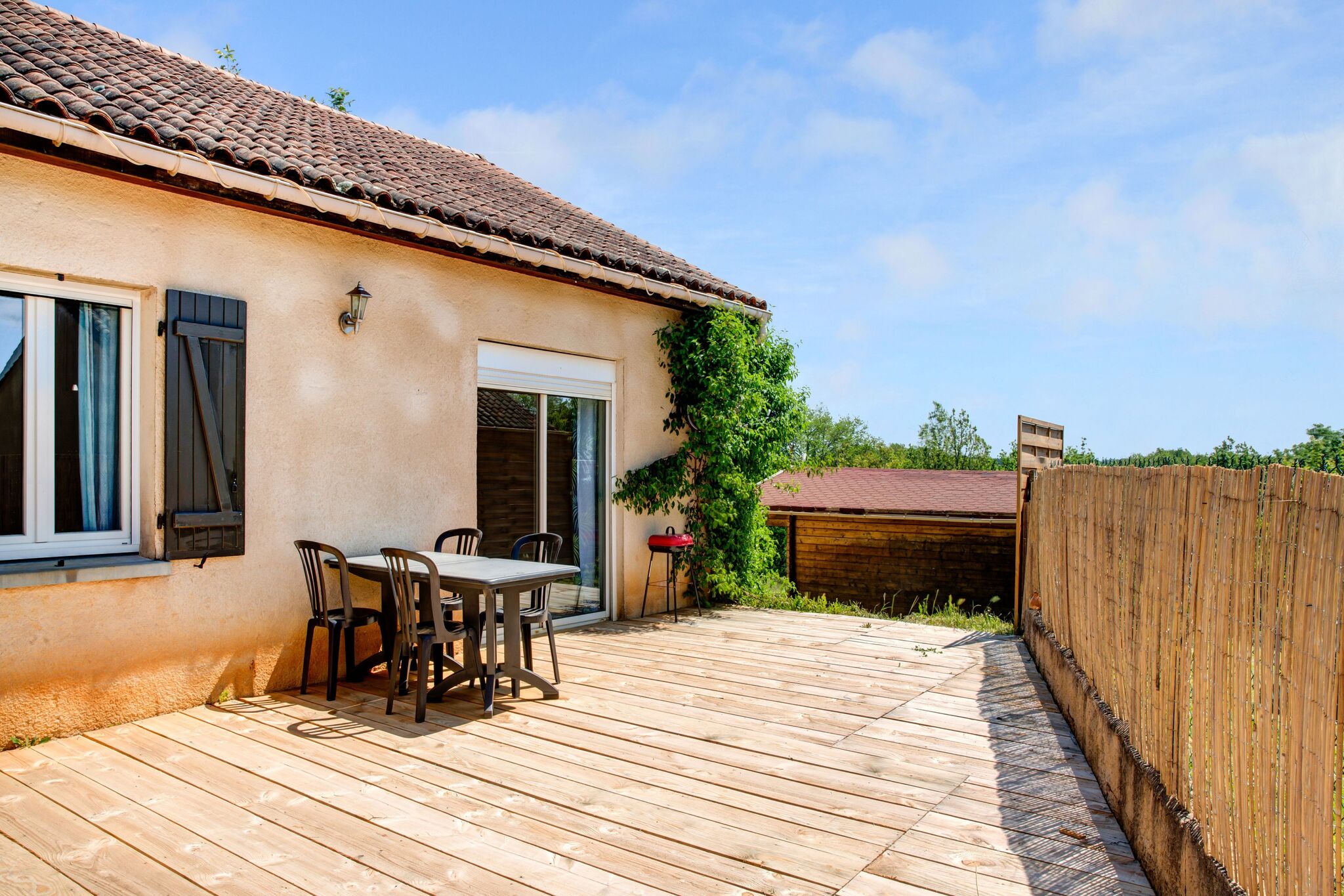 Gîte indépendant avec une belle vue sur les plus beaux endroits de la Dordogne.